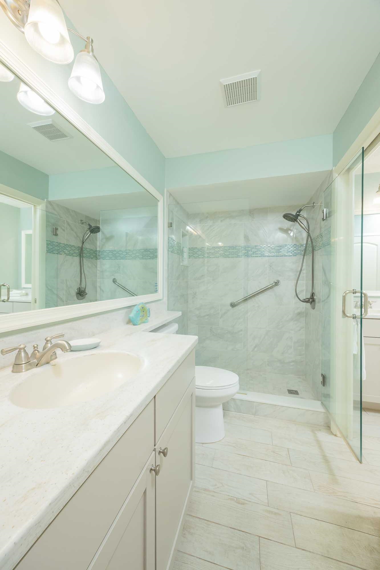 Image 37 of 79 For 98 Village Del Lago Cir