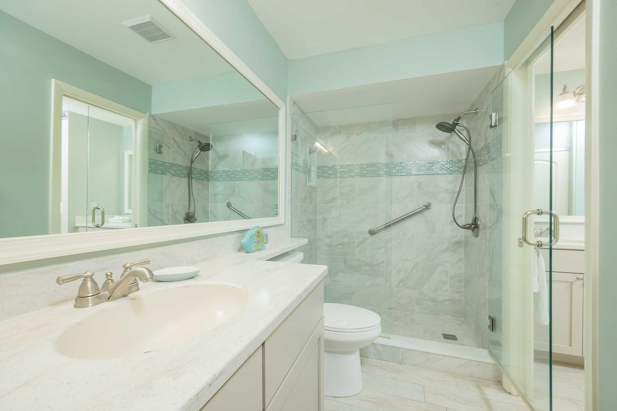 Image 38 of 79 For 98 Village Del Lago Cir