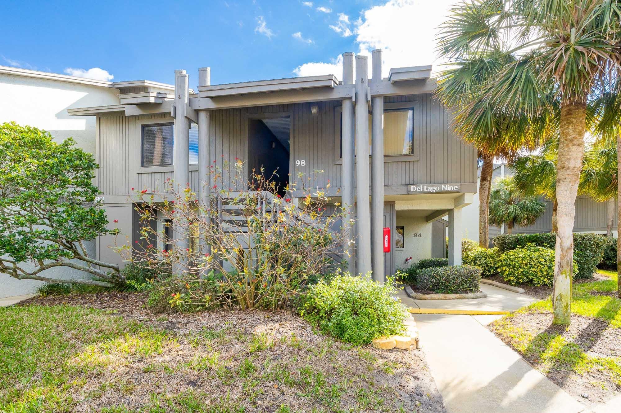 Image 4 of 79 For 98 Village Del Lago Cir