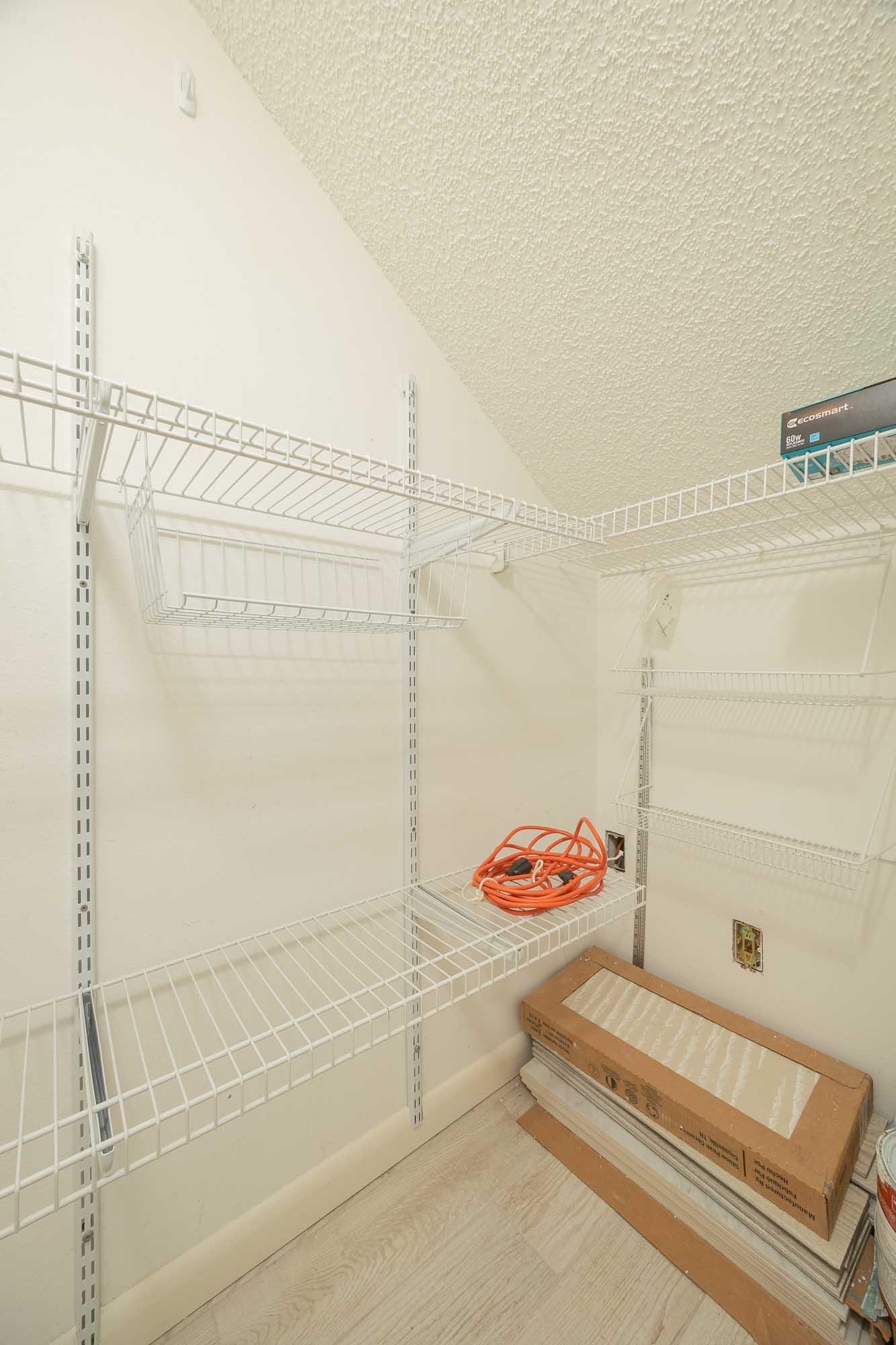 Image 41 of 79 For 98 Village Del Lago Cir