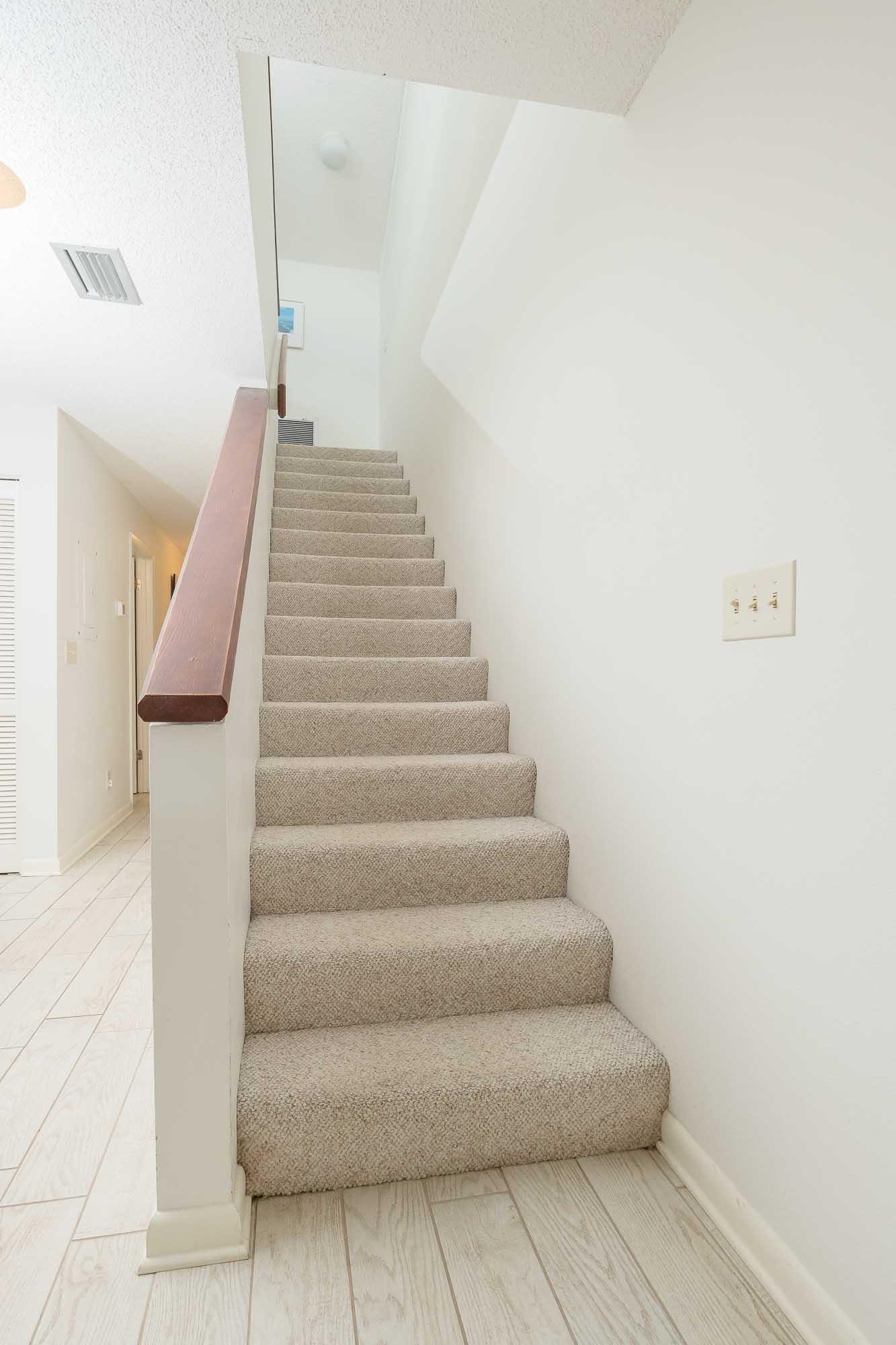 Image 42 of 79 For 98 Village Del Lago Cir