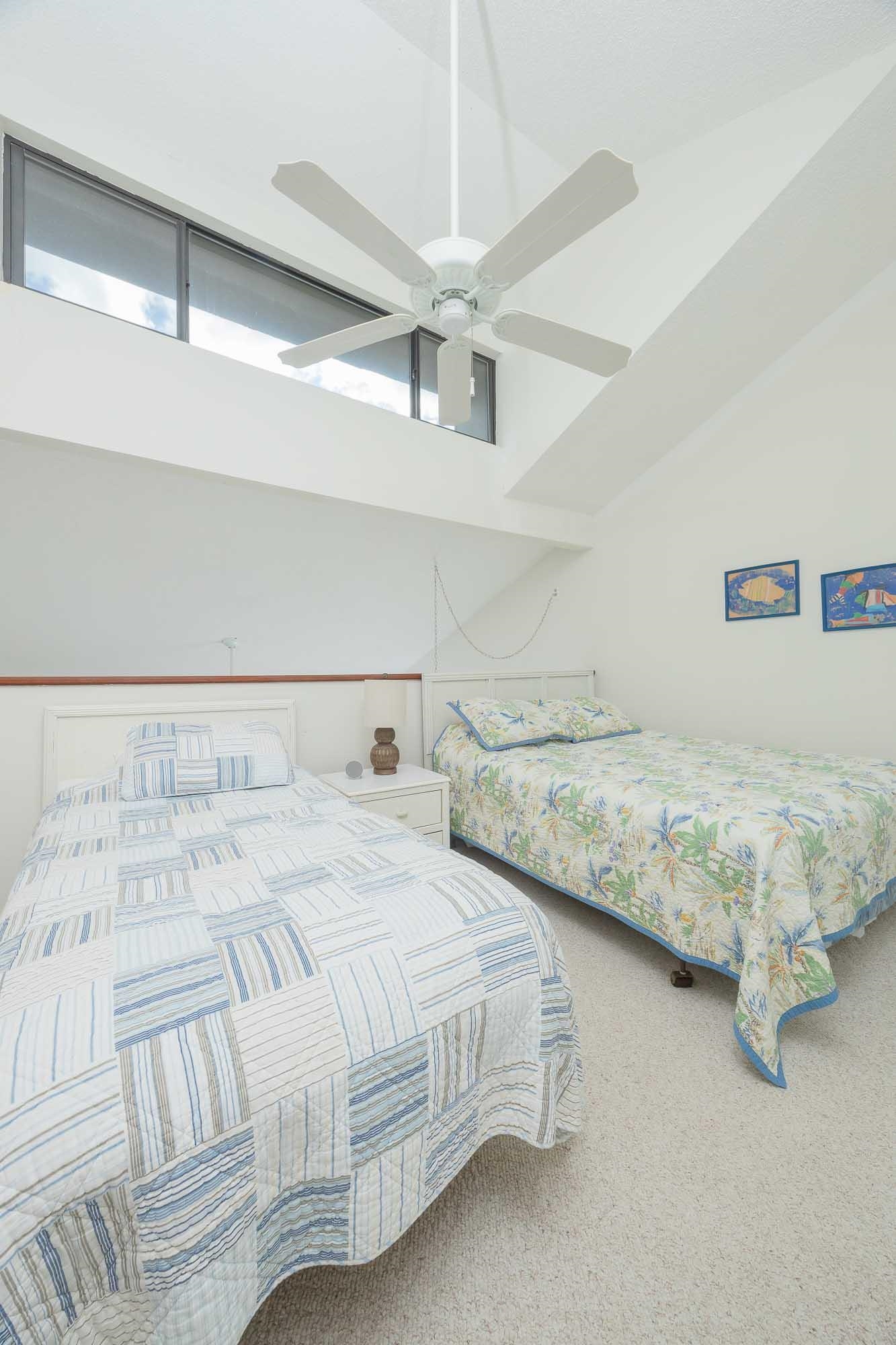 Image 43 of 79 For 98 Village Del Lago Cir