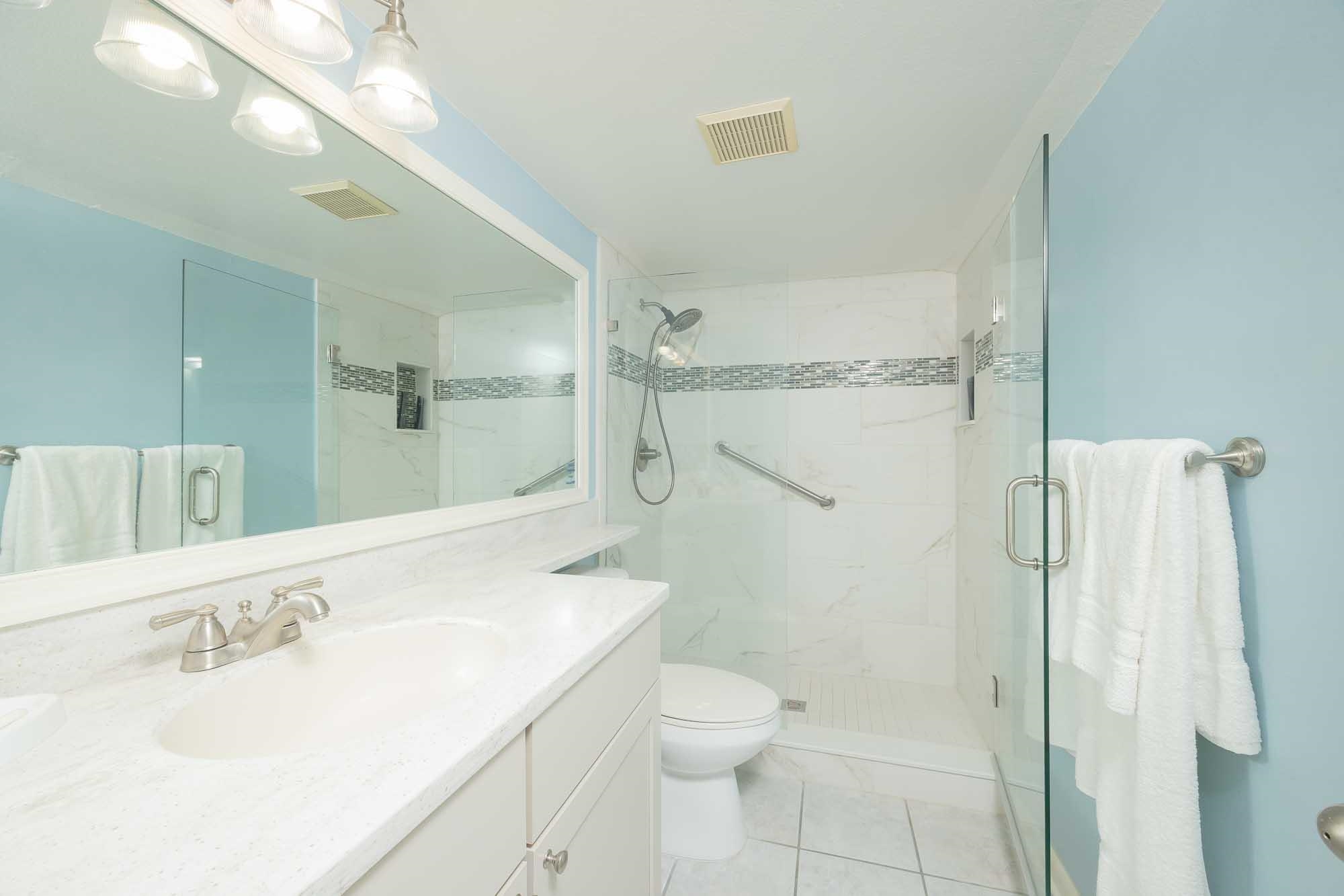 Image 48 of 79 For 98 Village Del Lago Cir