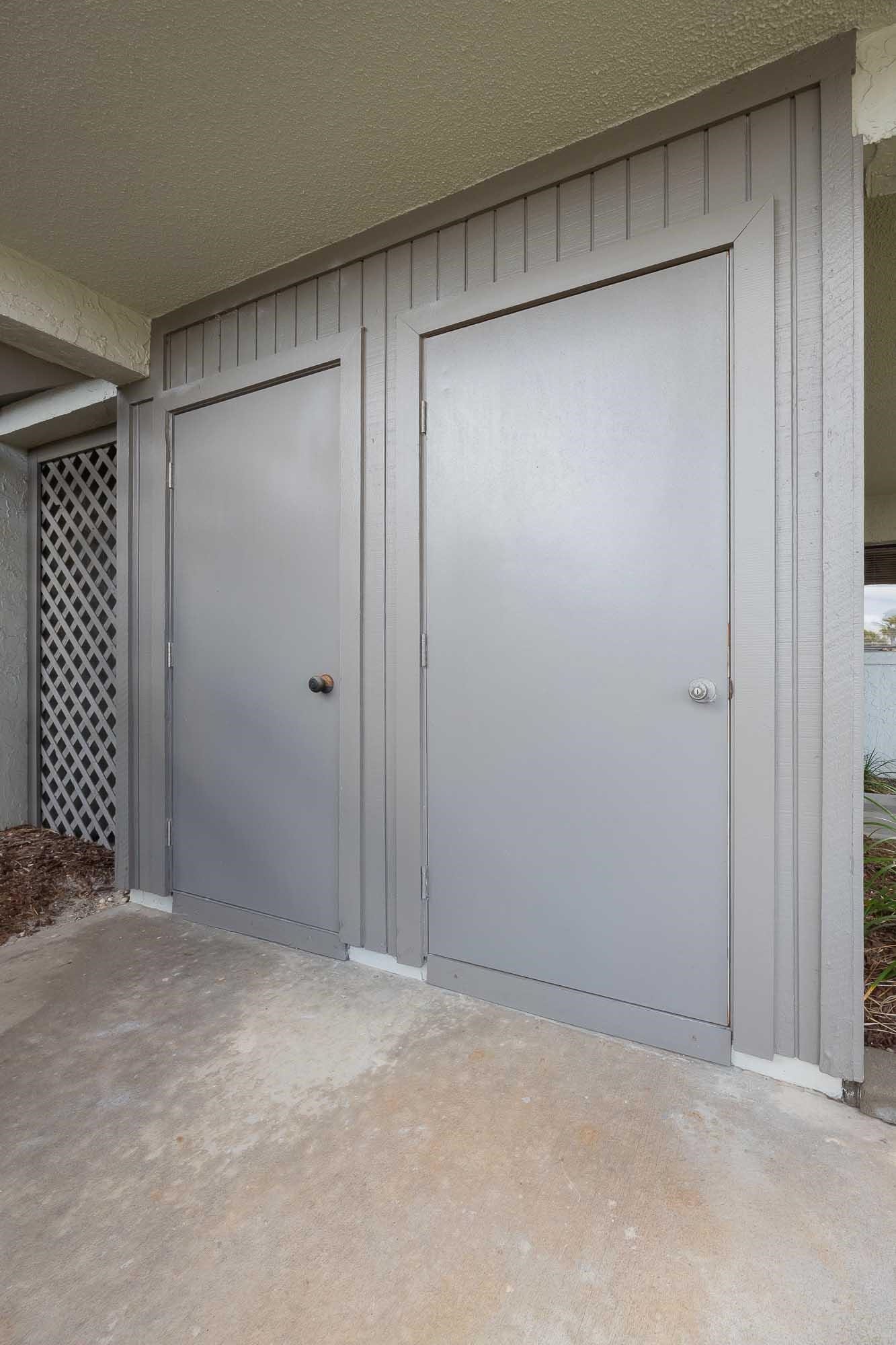 Image 49 of 79 For 98 Village Del Lago Cir