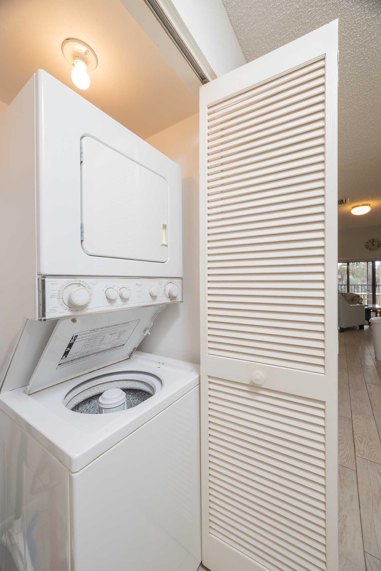 Image 50 of 79 For 98 Village Del Lago Cir