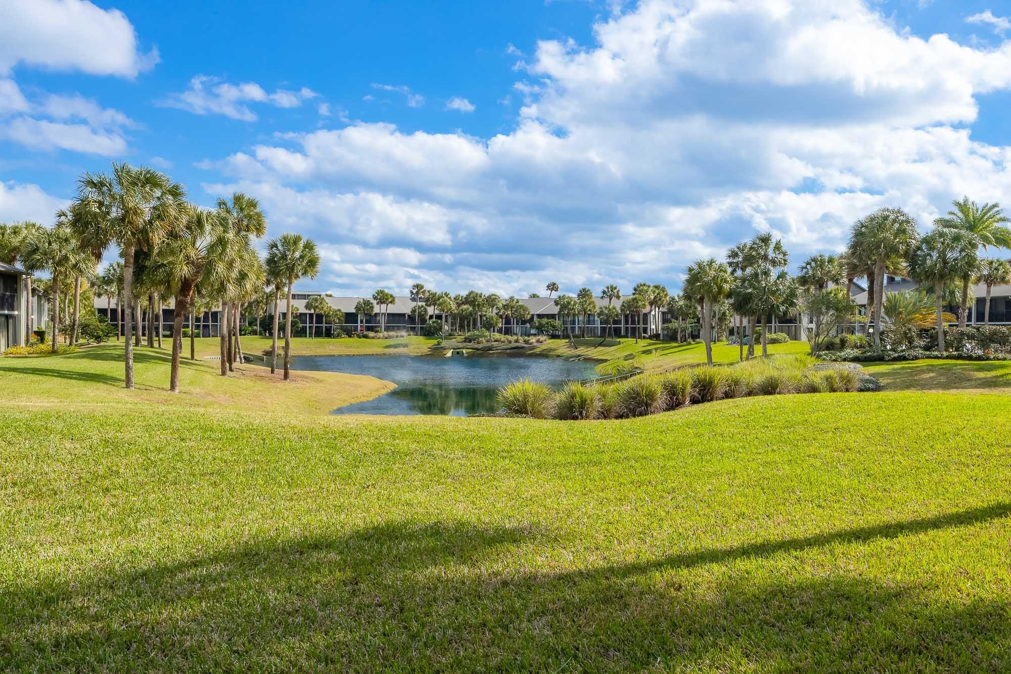 Image 51 of 79 For 98 Village Del Lago Cir