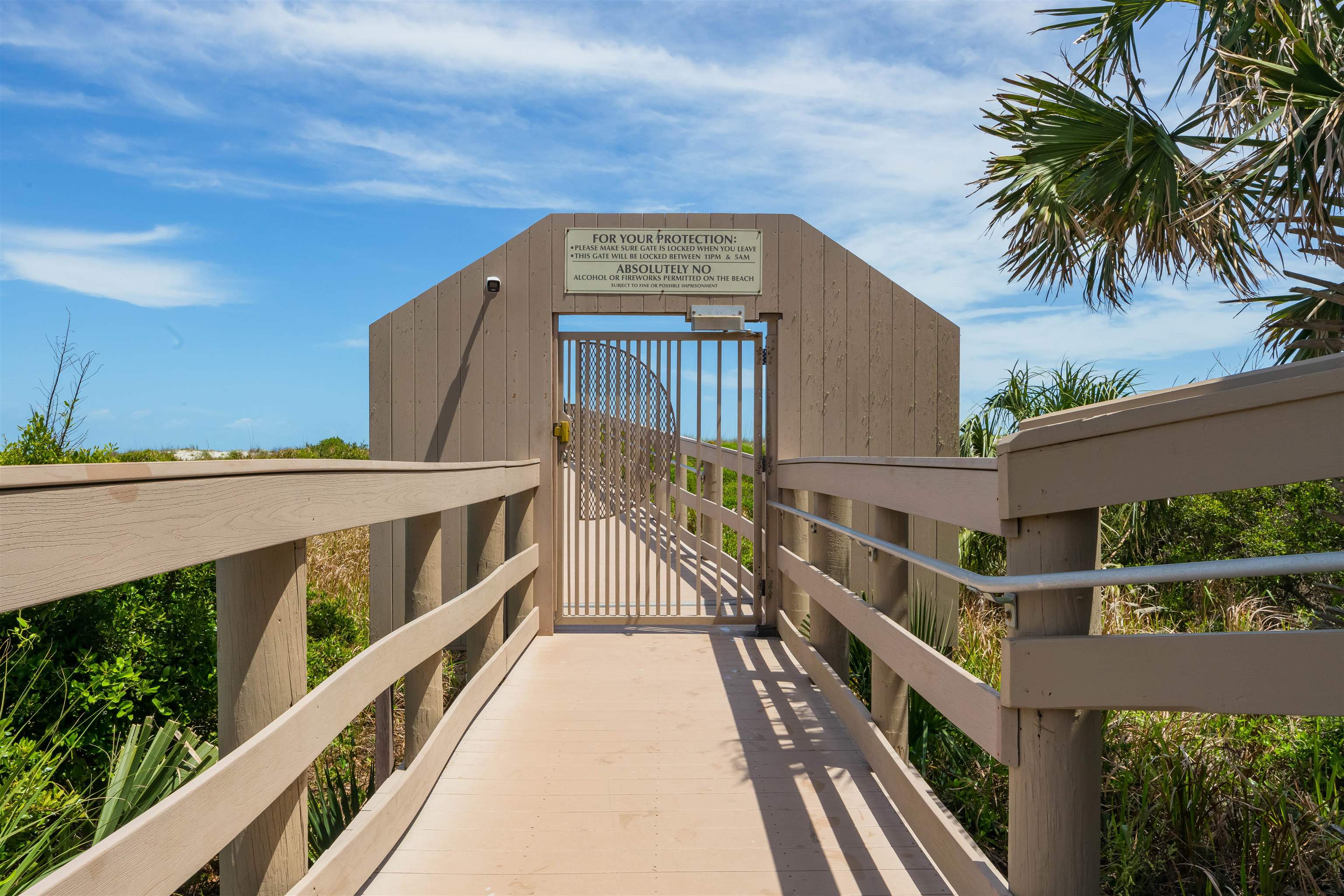 Image 61 of 79 For 98 Village Del Lago Cir