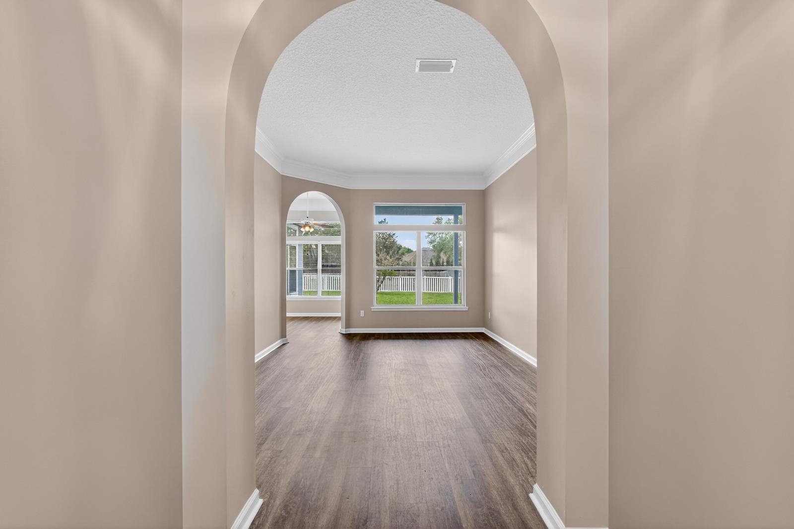 Image 12 of 57 For 1104 Hideaway Dr