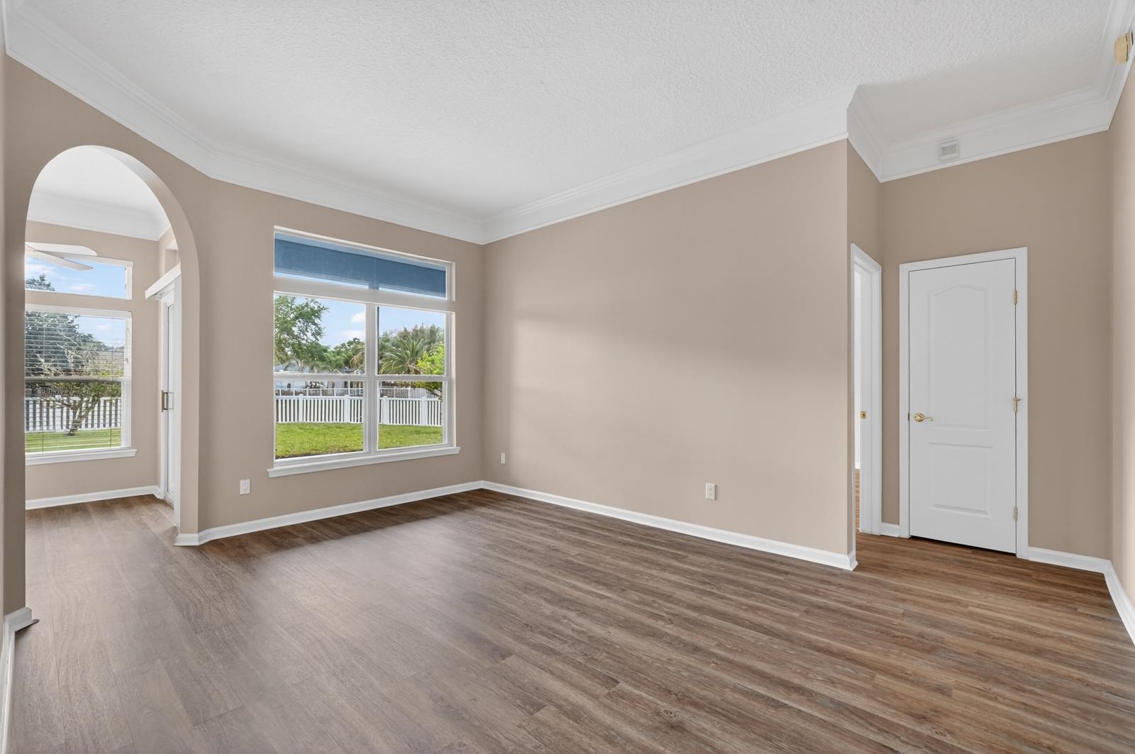 Image 13 of 57 For 1104 Hideaway Dr