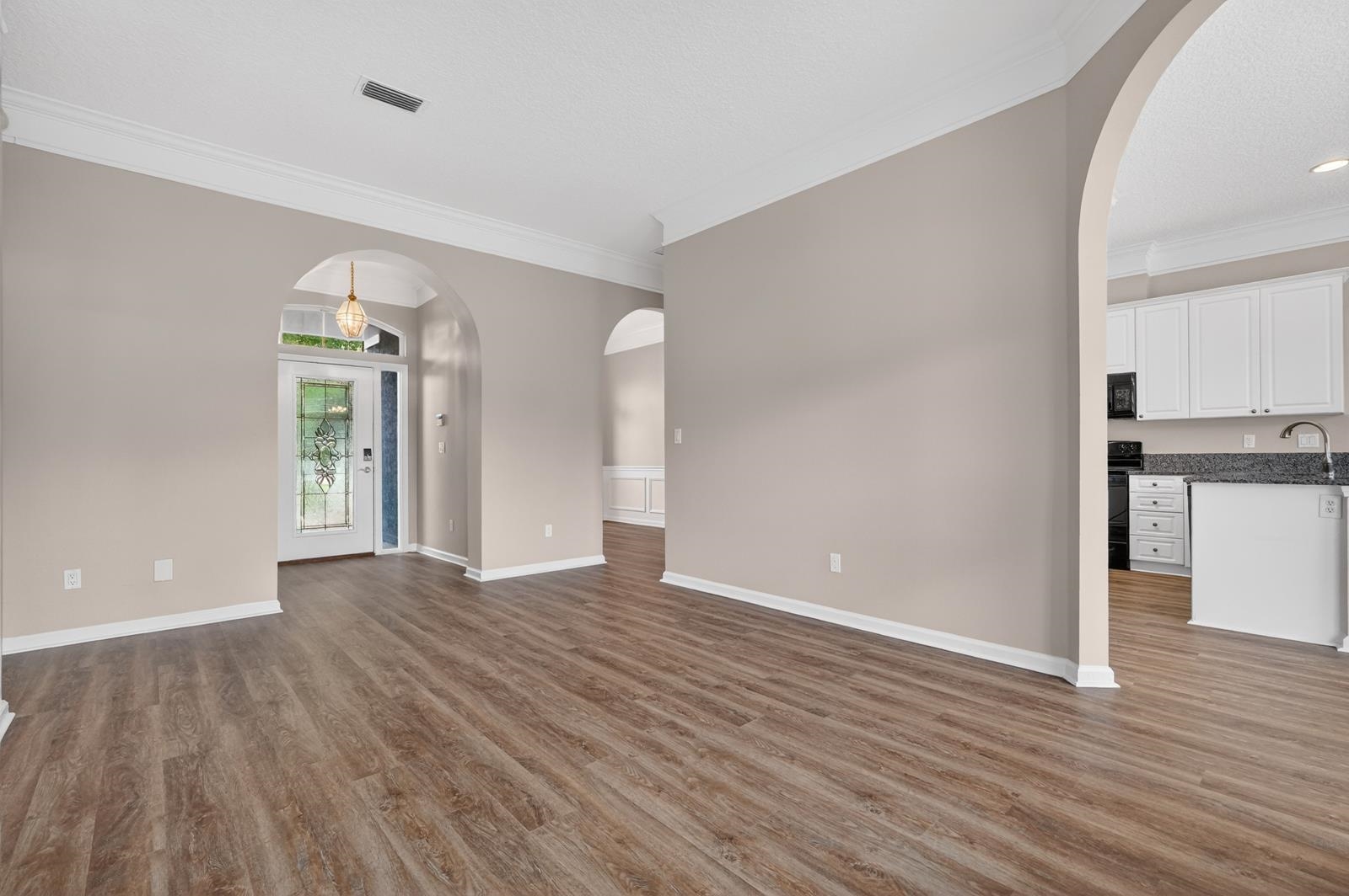 Image 14 of 57 For 1104 Hideaway Dr