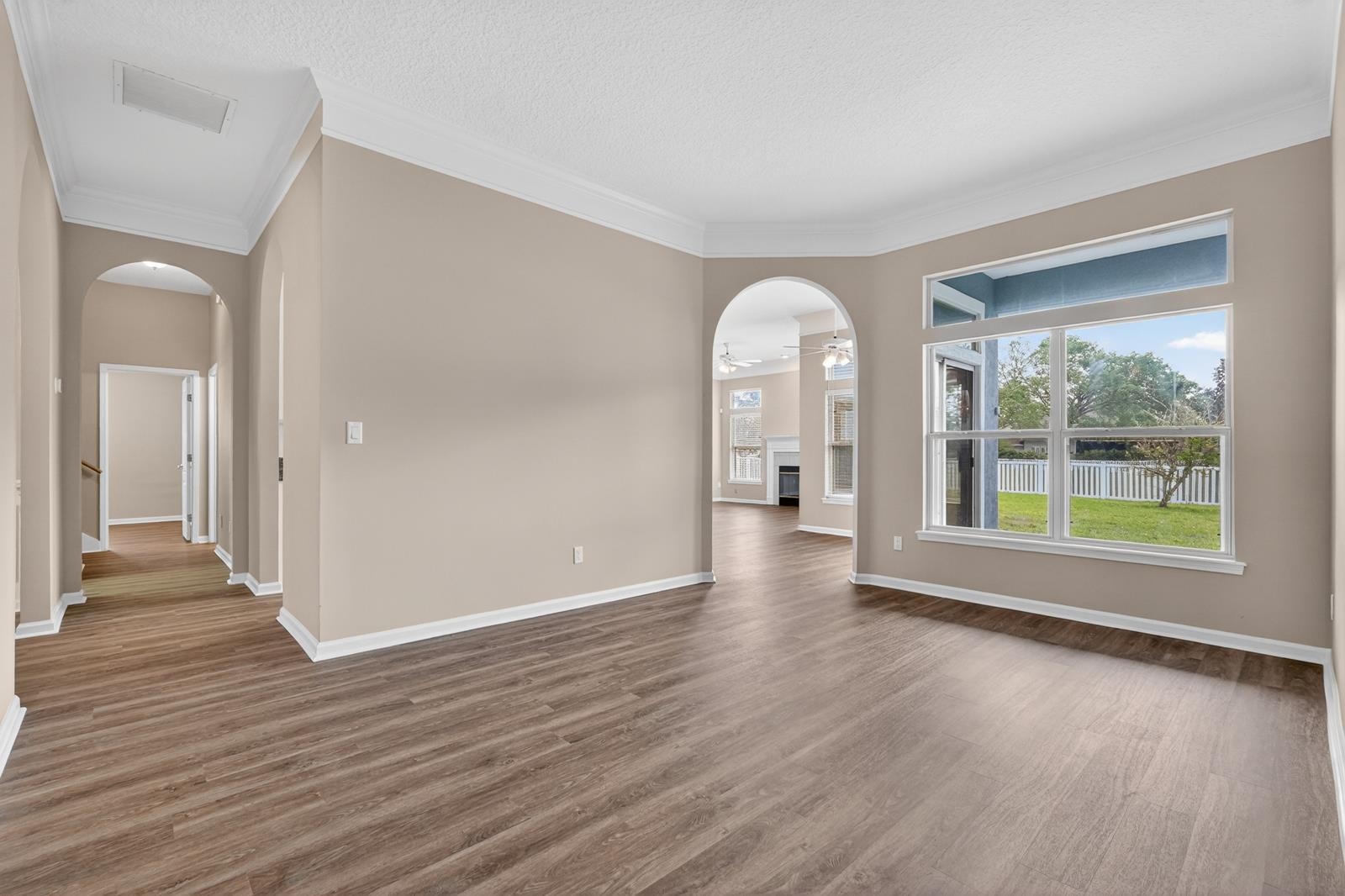 Image 15 of 57 For 1104 Hideaway Dr