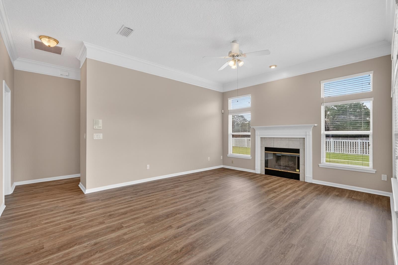 Image 17 of 57 For 1104 Hideaway Dr