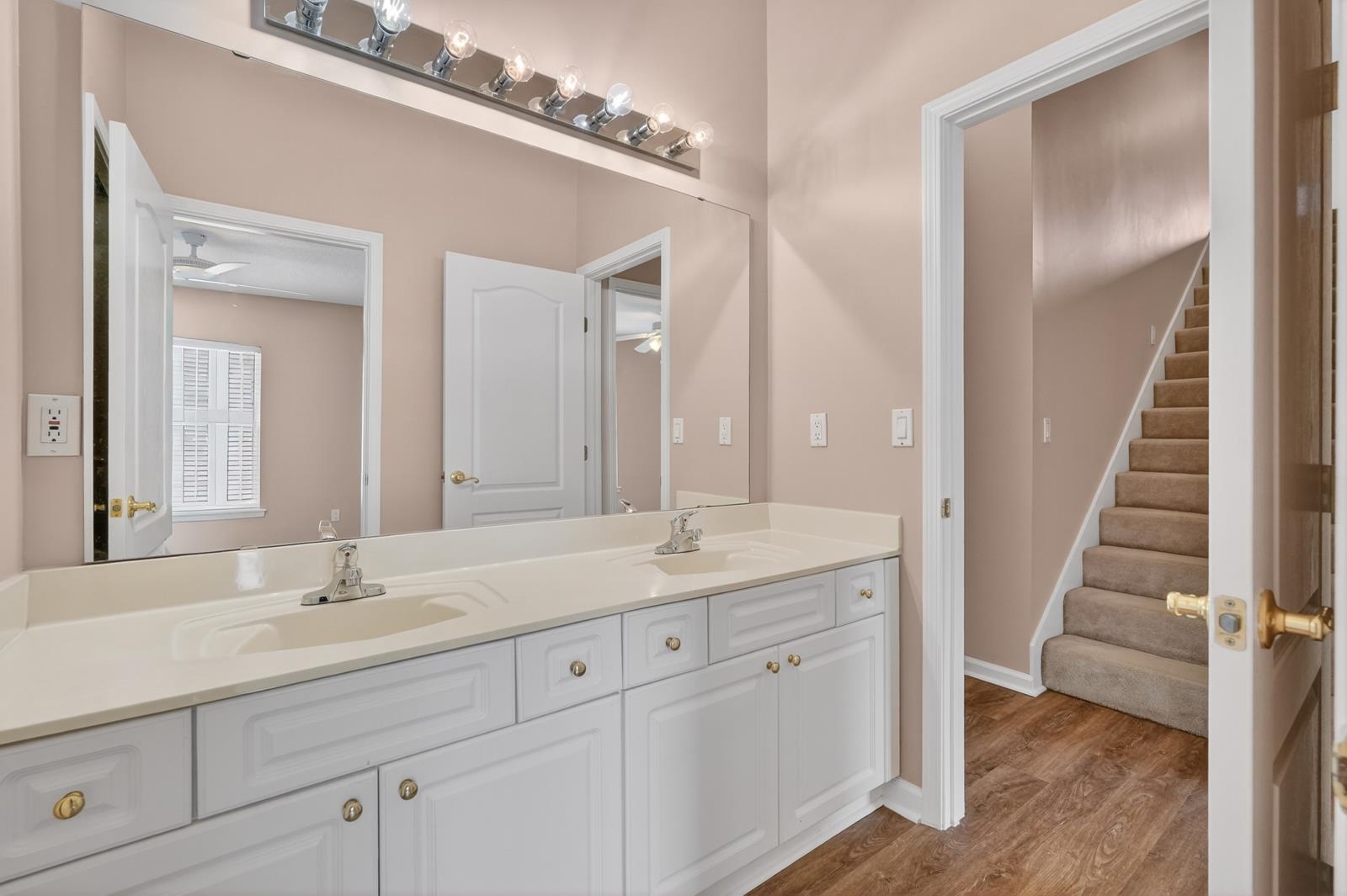 Image 36 of 57 For 1104 Hideaway Dr