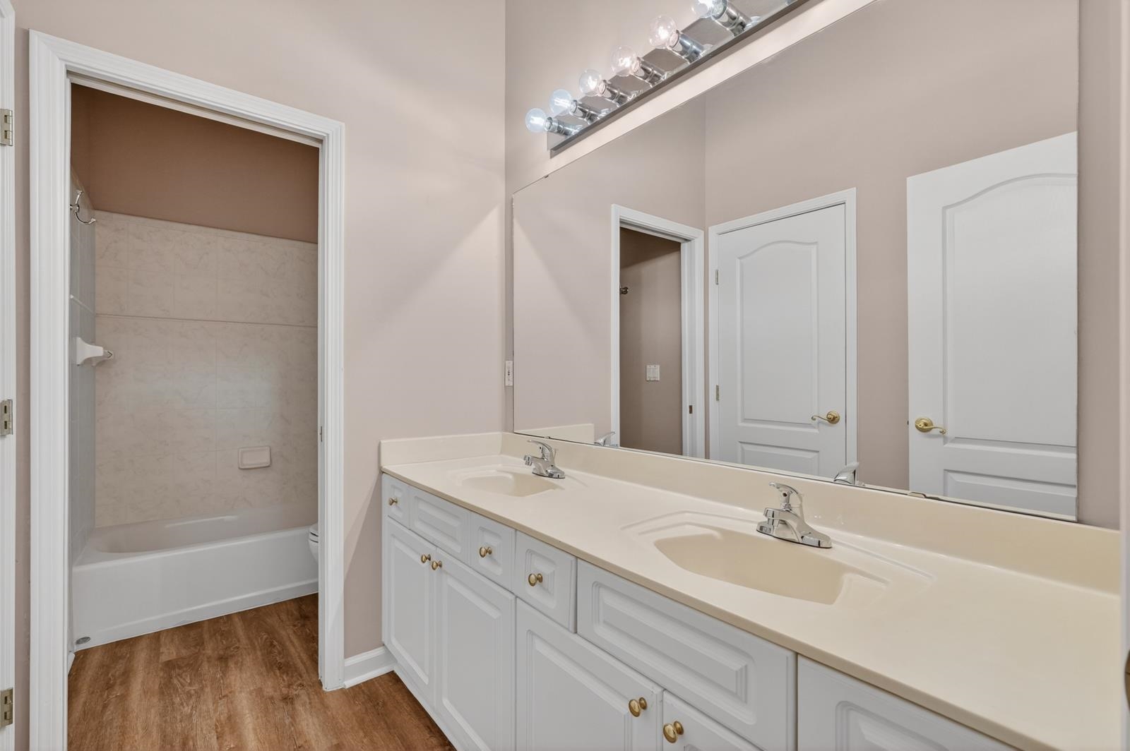 Image 37 of 57 For 1104 Hideaway Dr