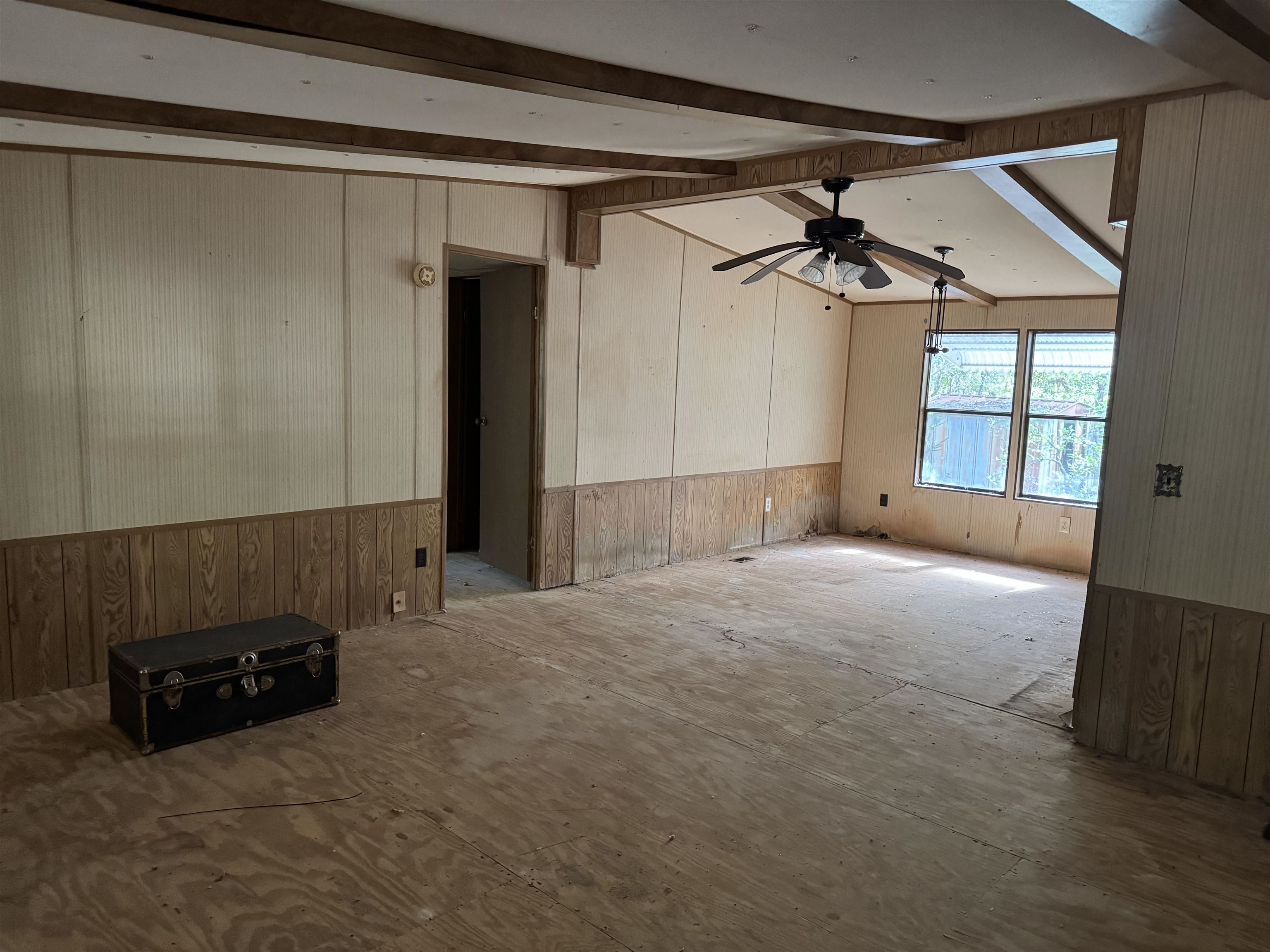 Image 7 of 20 For 608 Coral Farms Rd