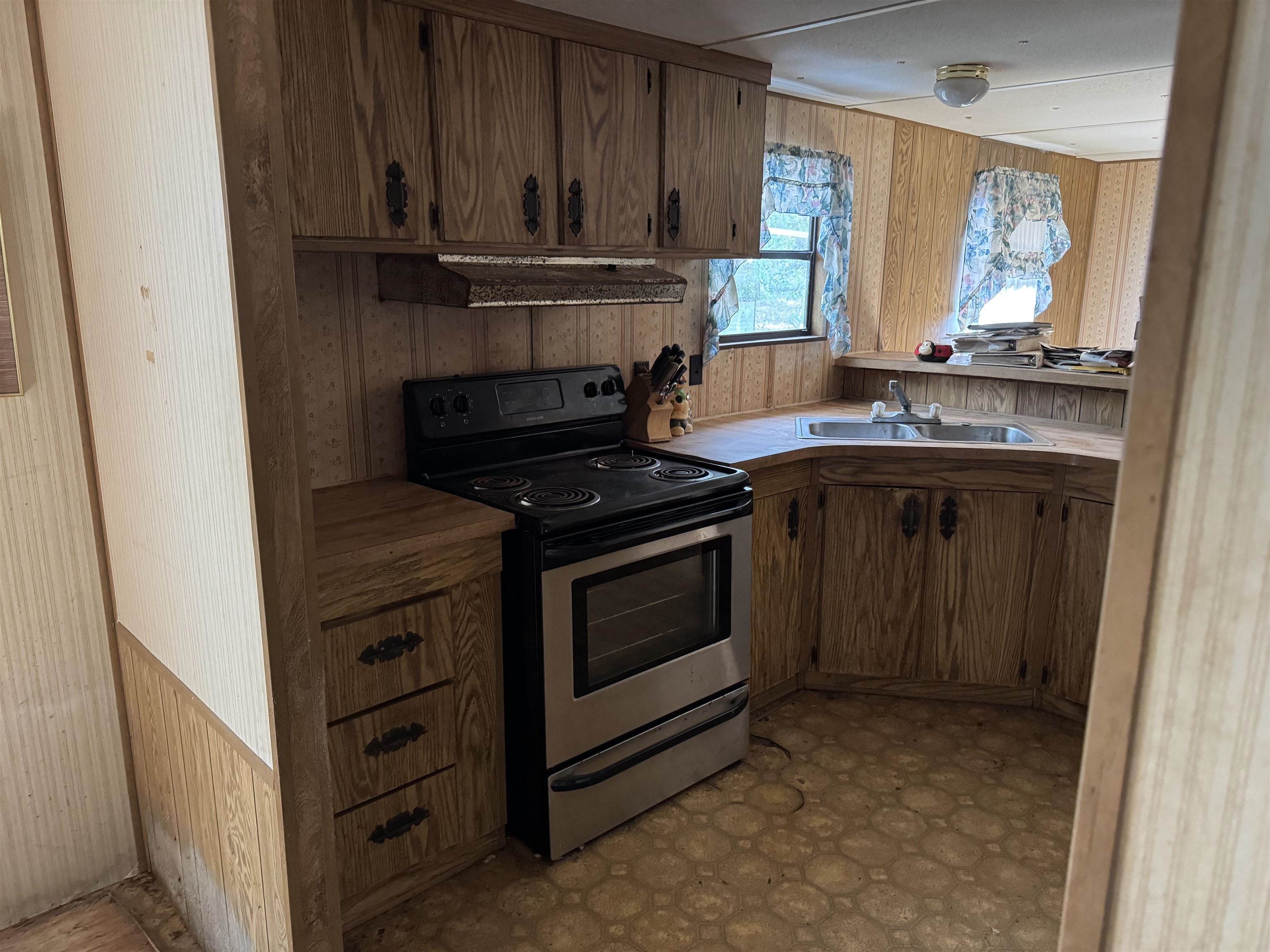 Image 8 of 20 For 608 Coral Farms Rd