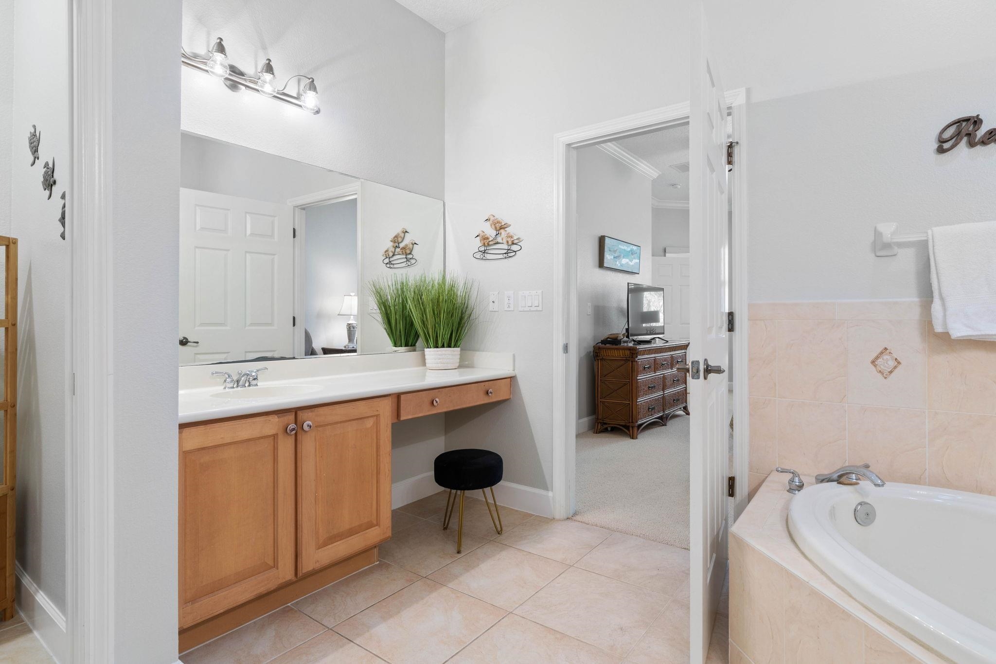 Image 32 of 85 For 800 Cinnamon Beach Way  721