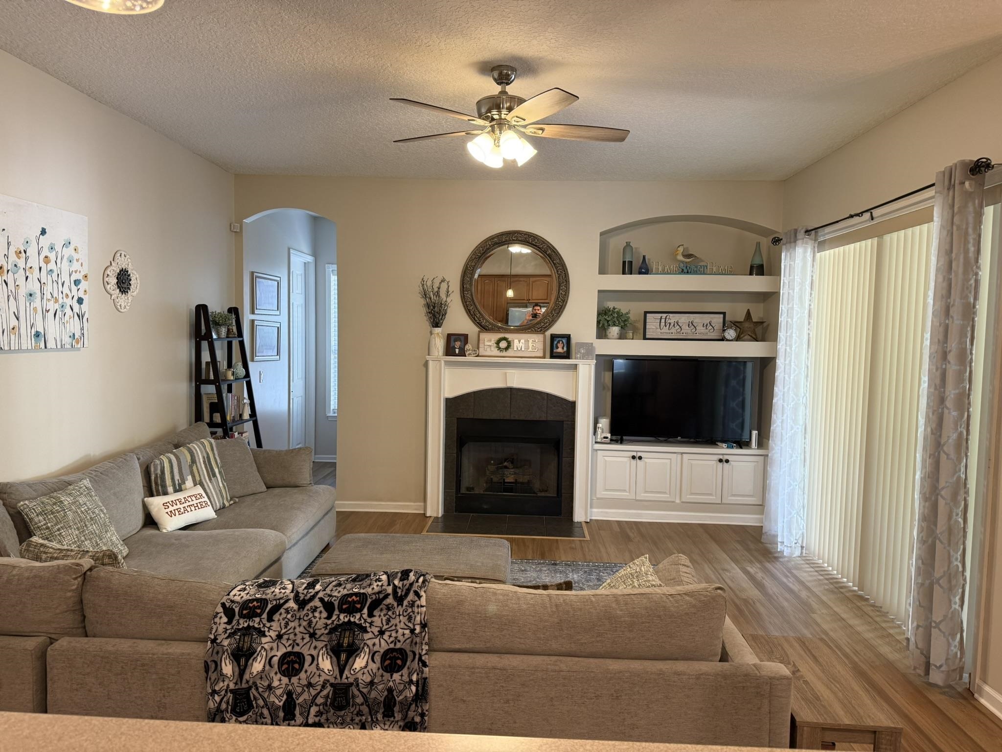 Image 12 of 35 For 356 Palmas Cir