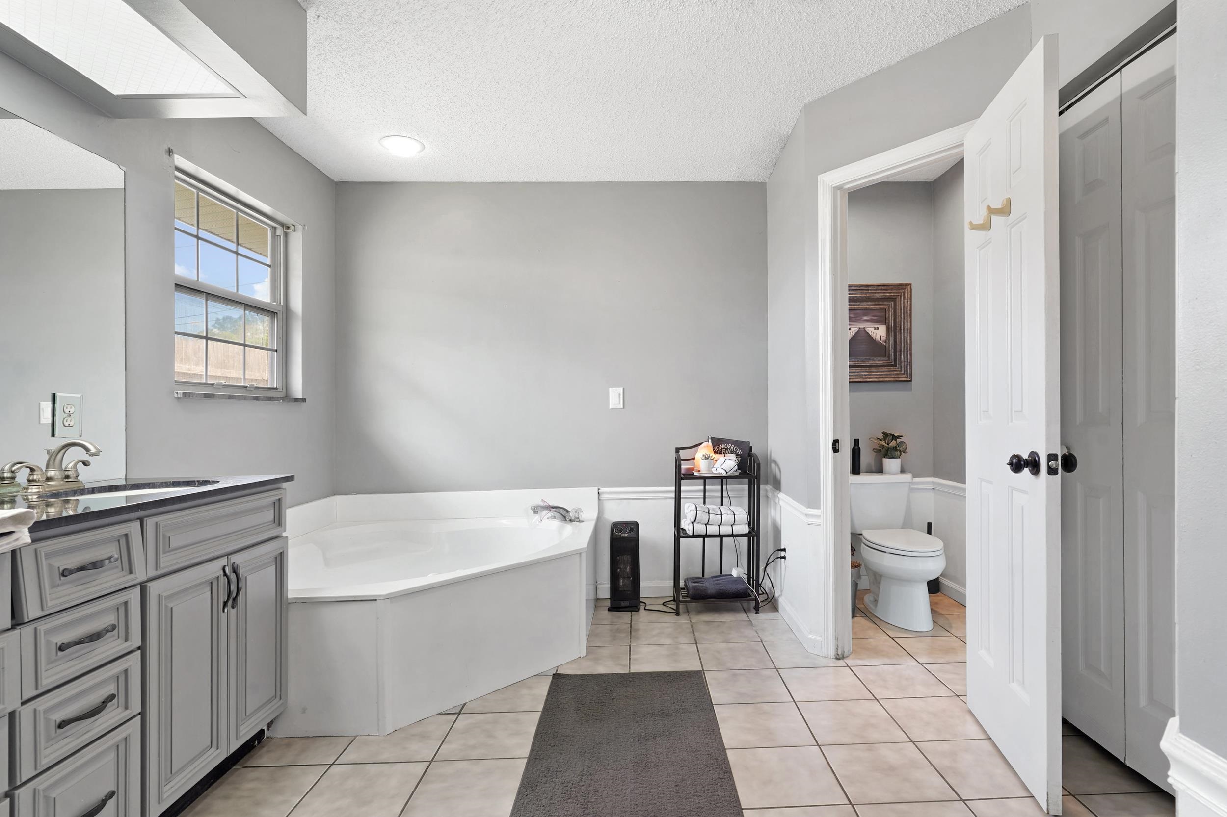 Image 17 of 33 For 4861 Winton Circle