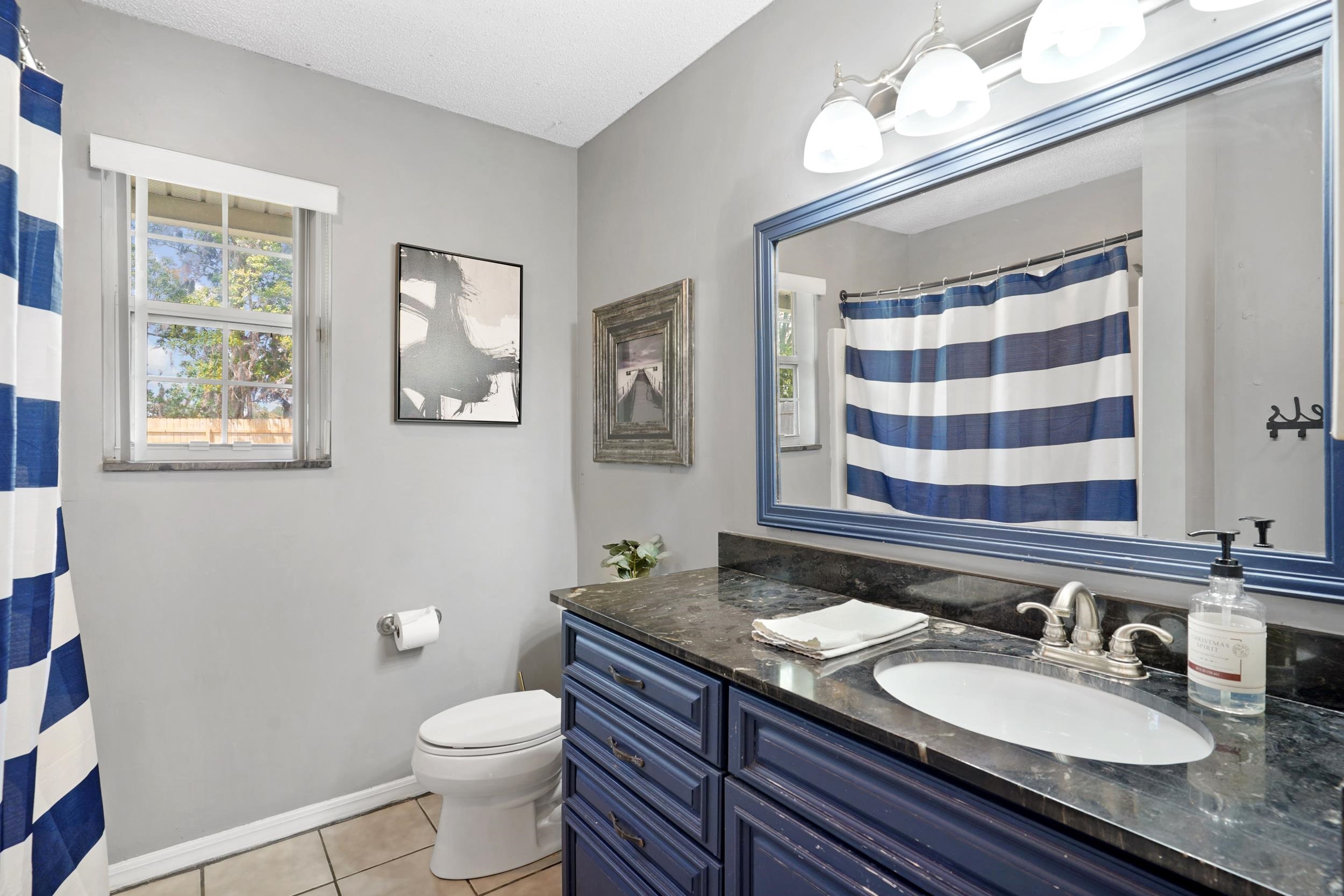 Image 24 of 33 For 4861 Winton Circle