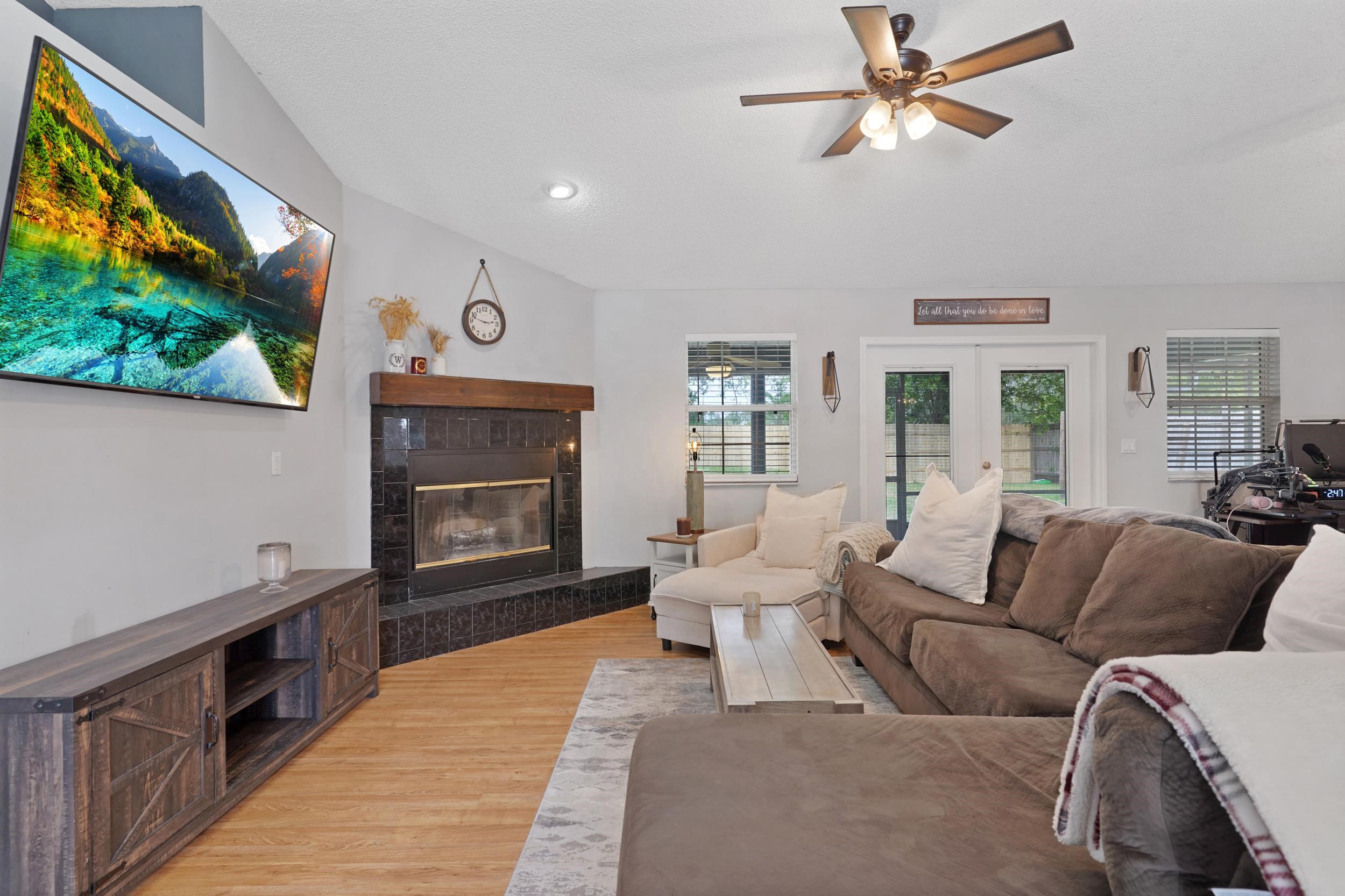 Image 6 of 33 For 4861 Winton Circle