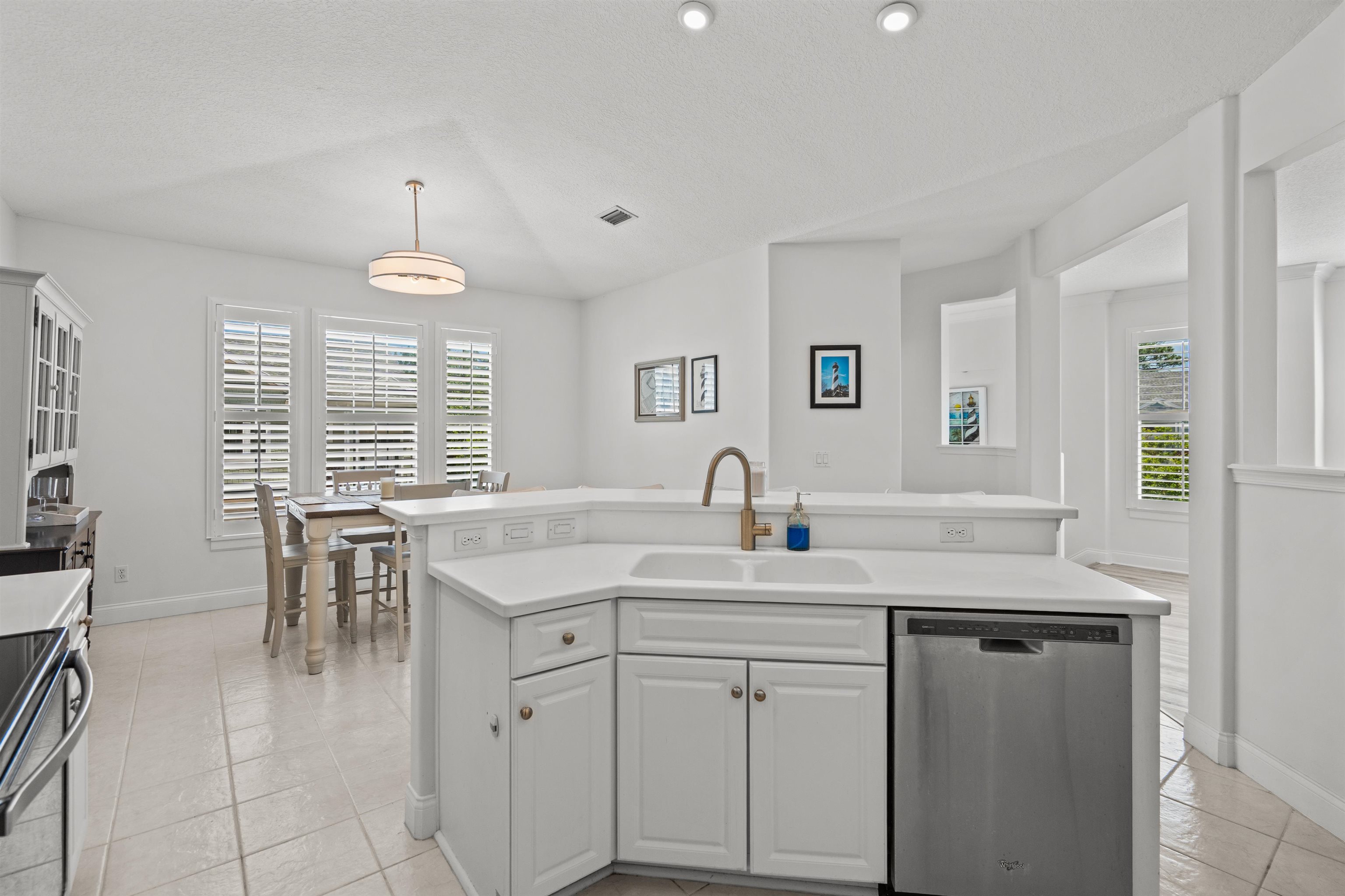 Image 24 of 61 For 110 Sunset Cir