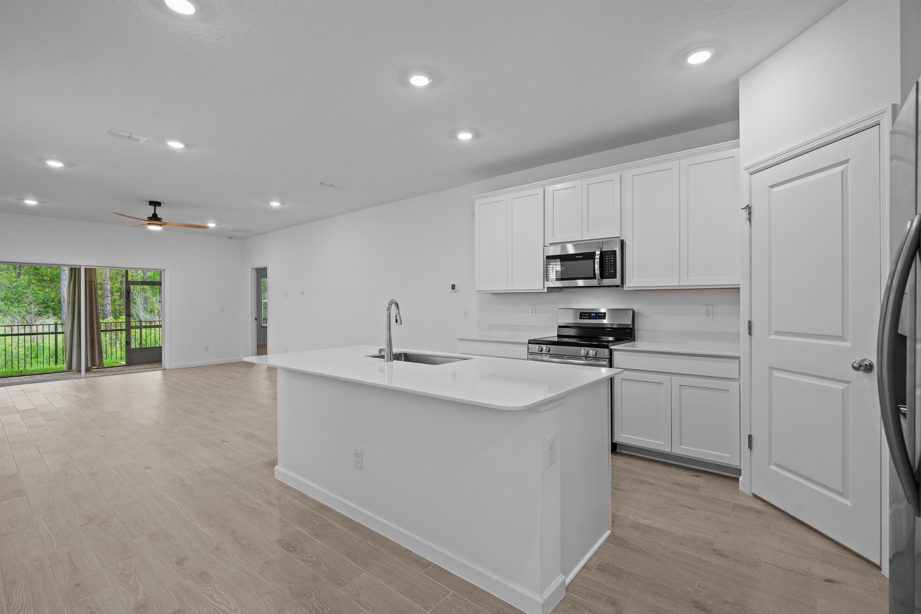 Image 3 of 42 For 55 River Strand Ln