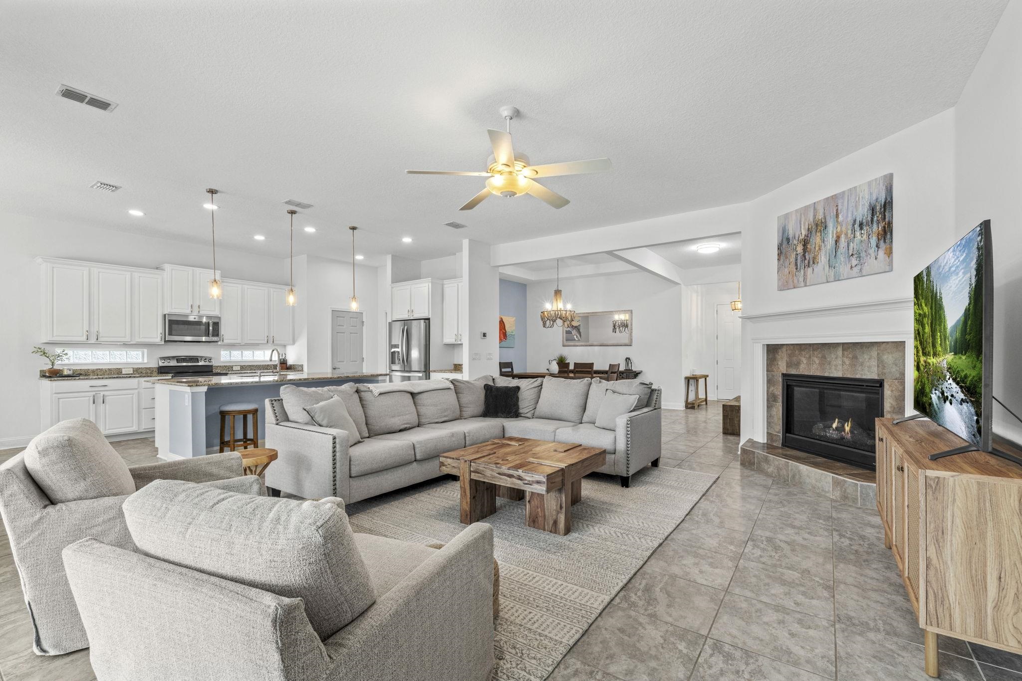 Image 13 of 73 For 225 Moses Creek Blvd