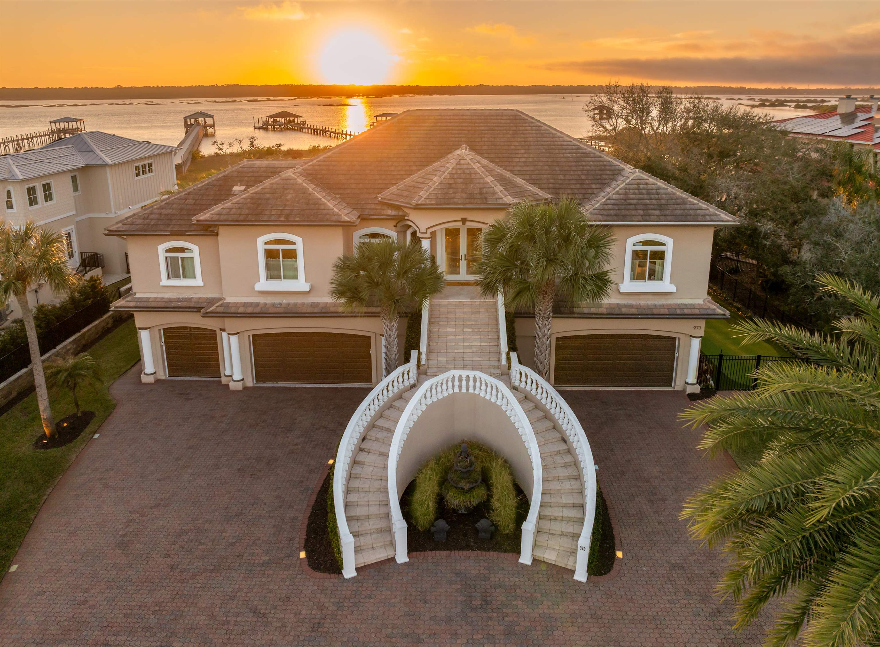 Image 19 of 99 For 973 Griffin Shores Dr. N