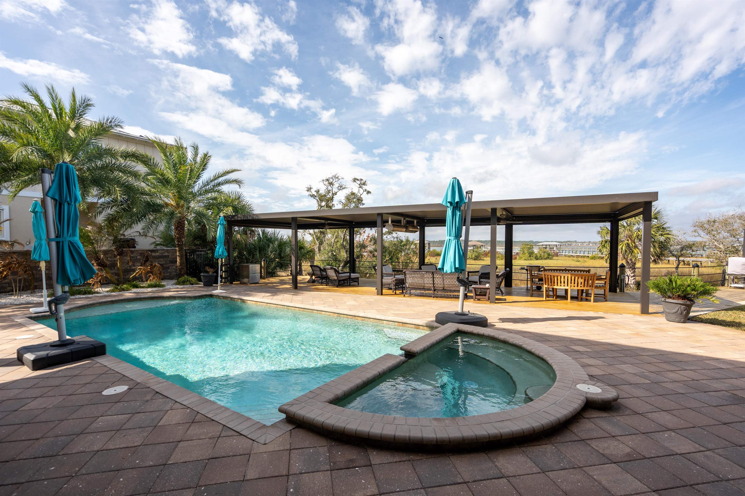 Image 35 of 99 For 973 Griffin Shores Dr. N