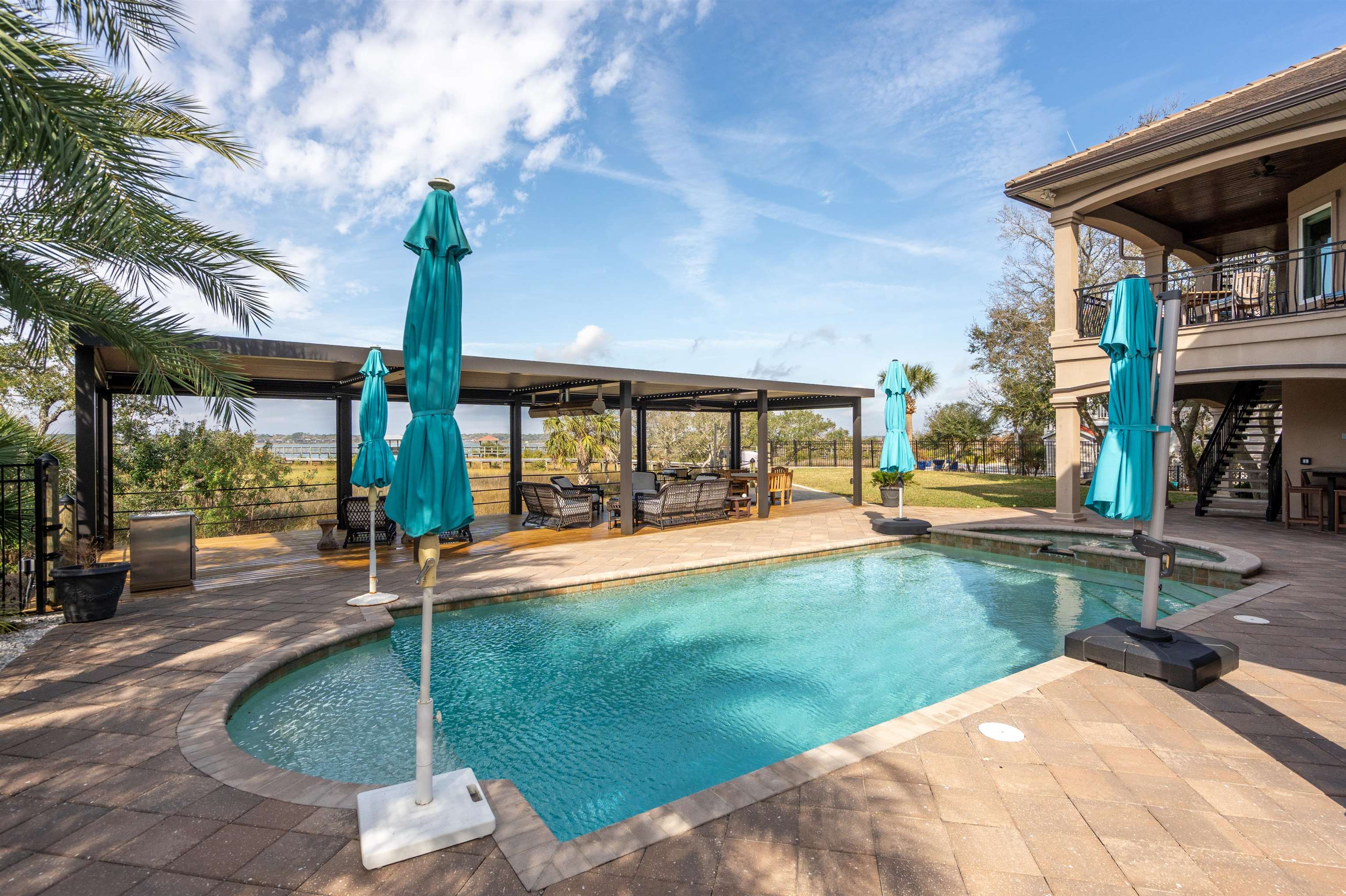 Image 36 of 99 For 973 Griffin Shores Dr. N