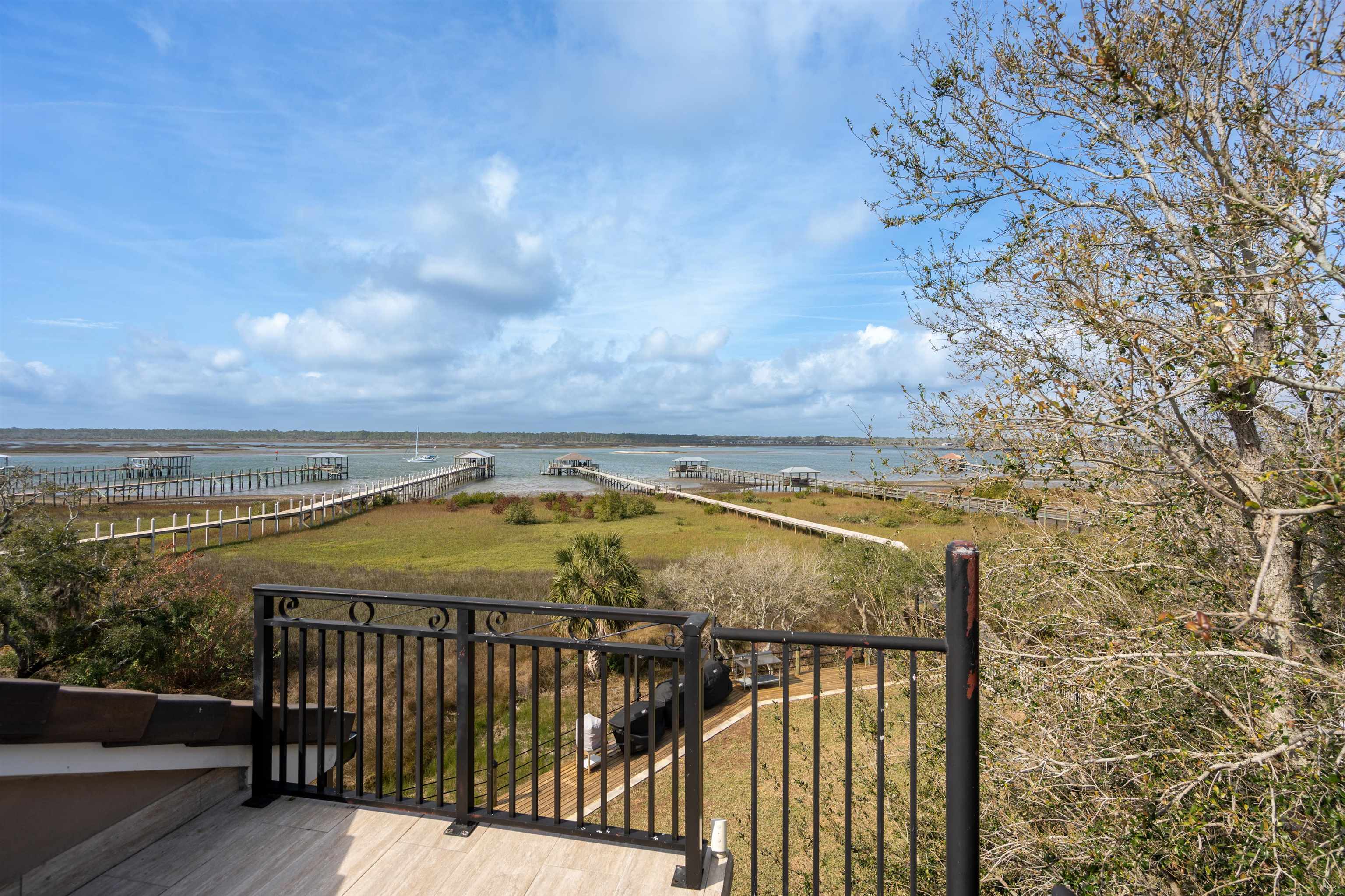 Image 68 of 99 For 973 Griffin Shores Dr. N