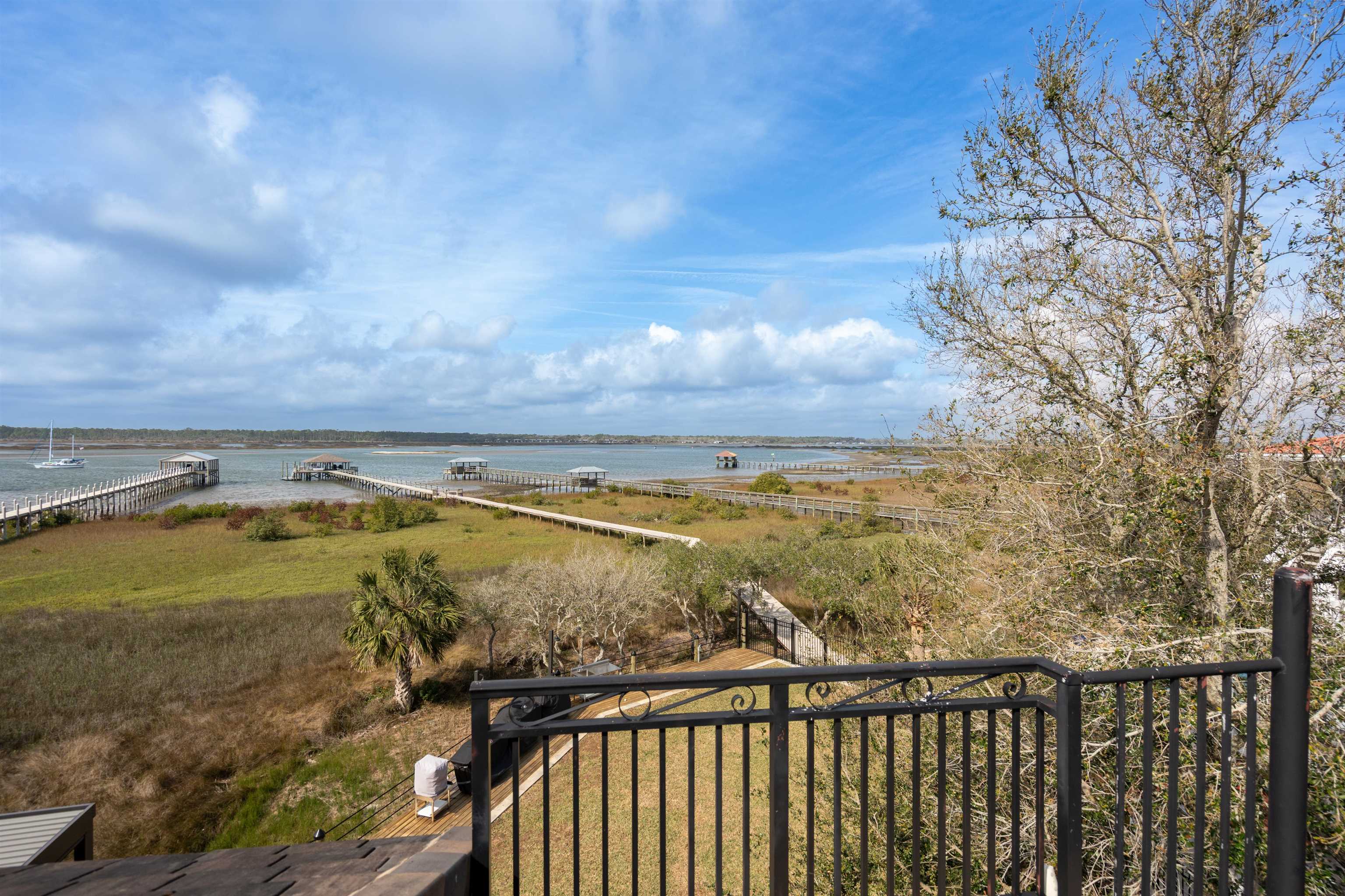 Image 69 of 99 For 973 Griffin Shores Dr. N