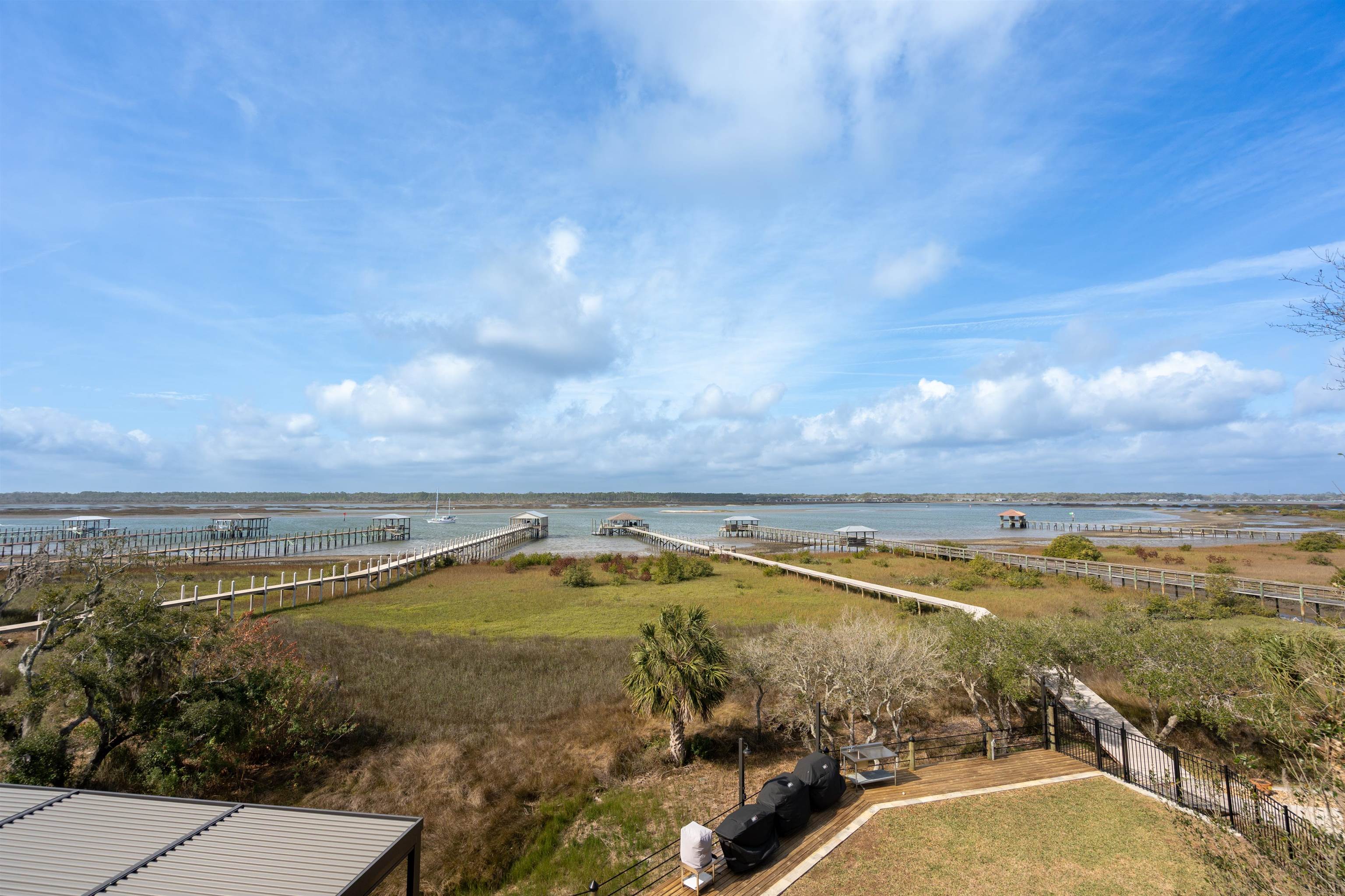 Image 70 of 99 For 973 Griffin Shores Dr. N