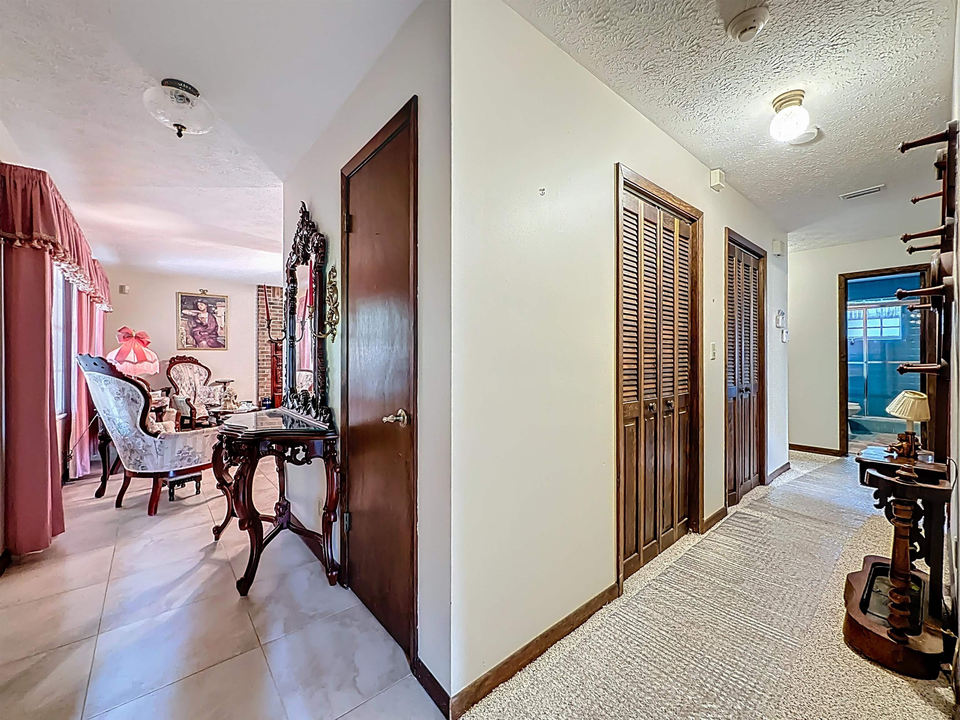 Image 14 of 79 For 5046 Shore Dr