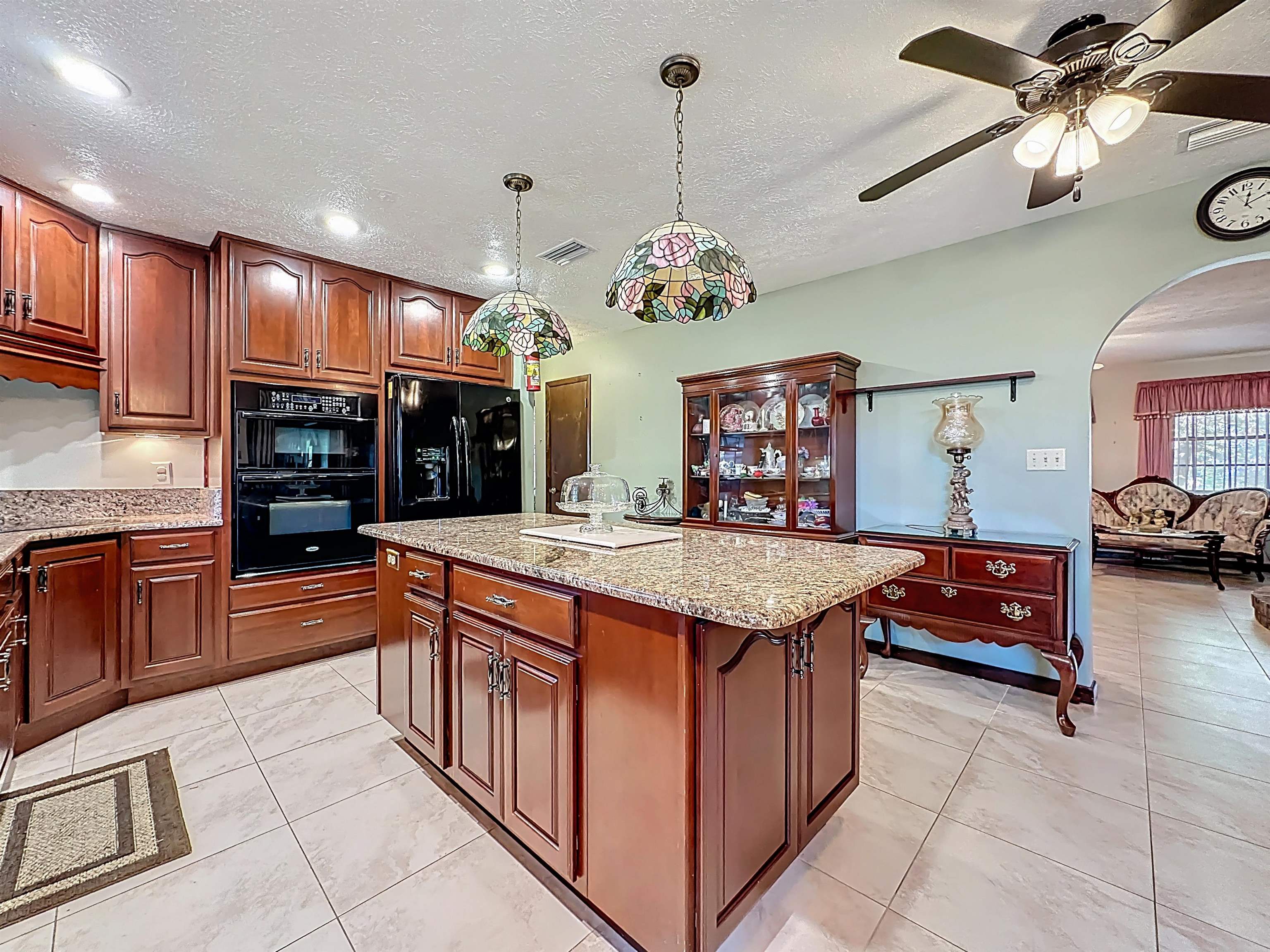 Image 19 of 79 For 5046 Shore Dr