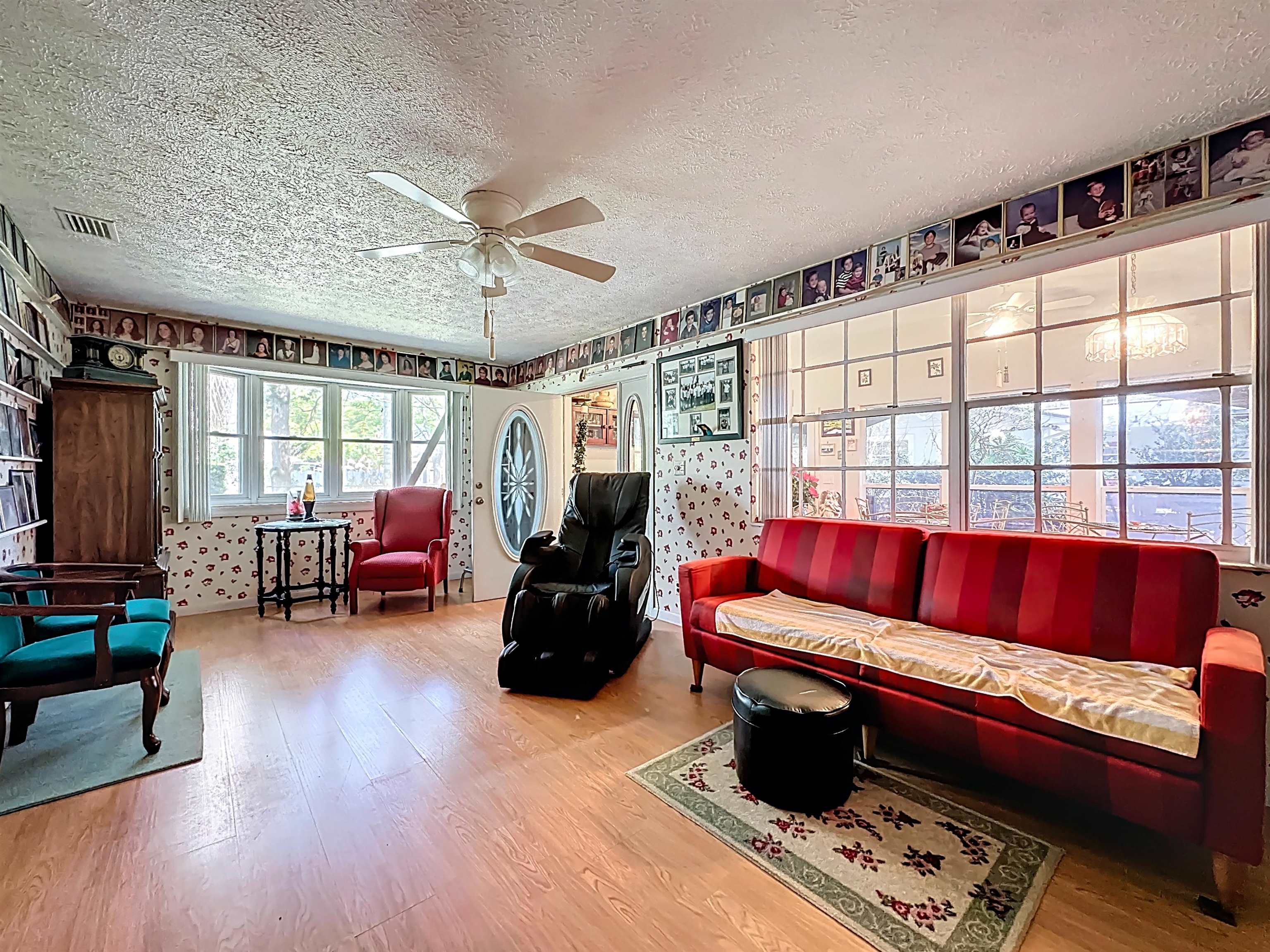 Image 24 of 79 For 5046 Shore Dr