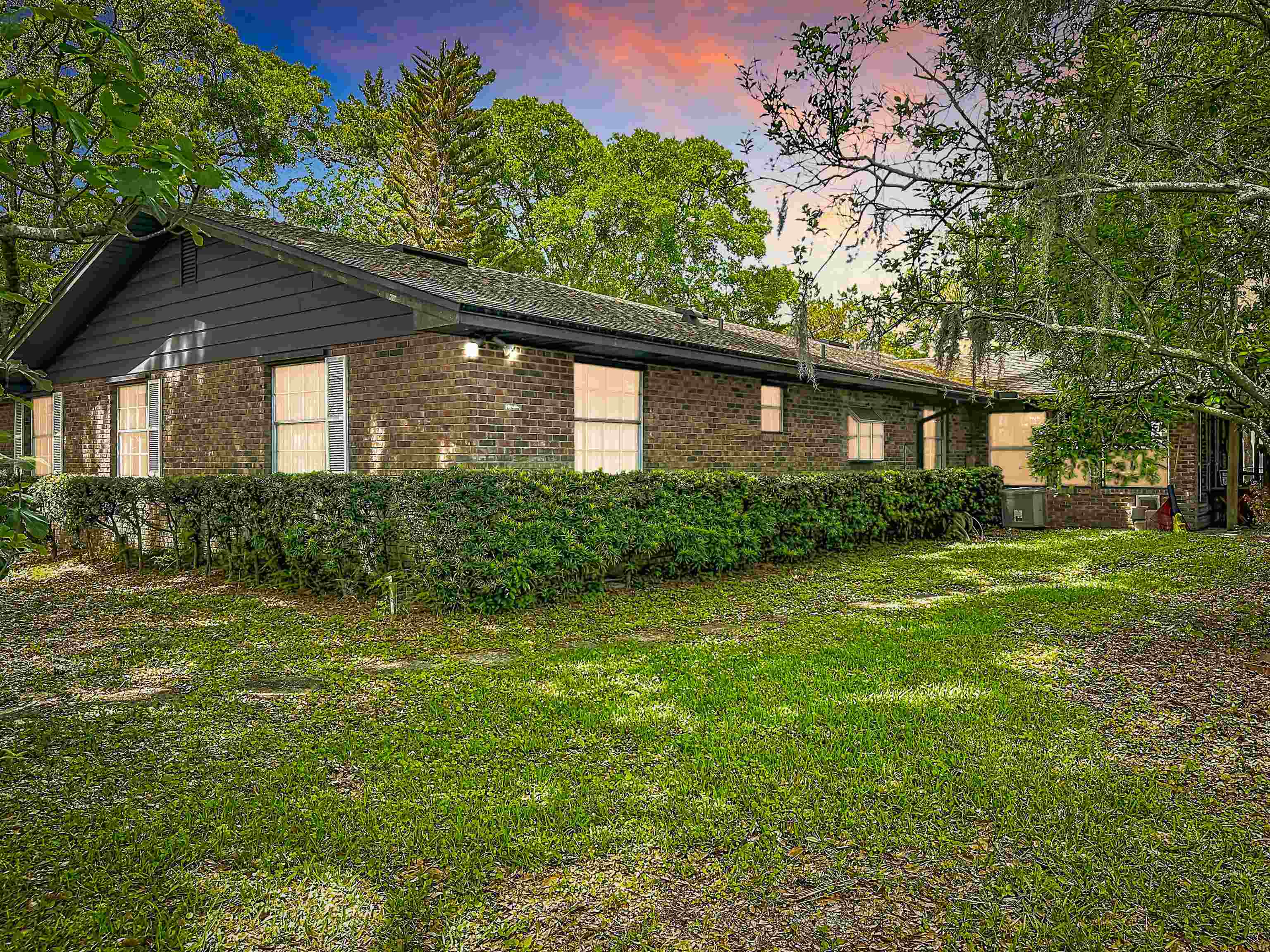 Image 3 of 79 For 5046 Shore Dr