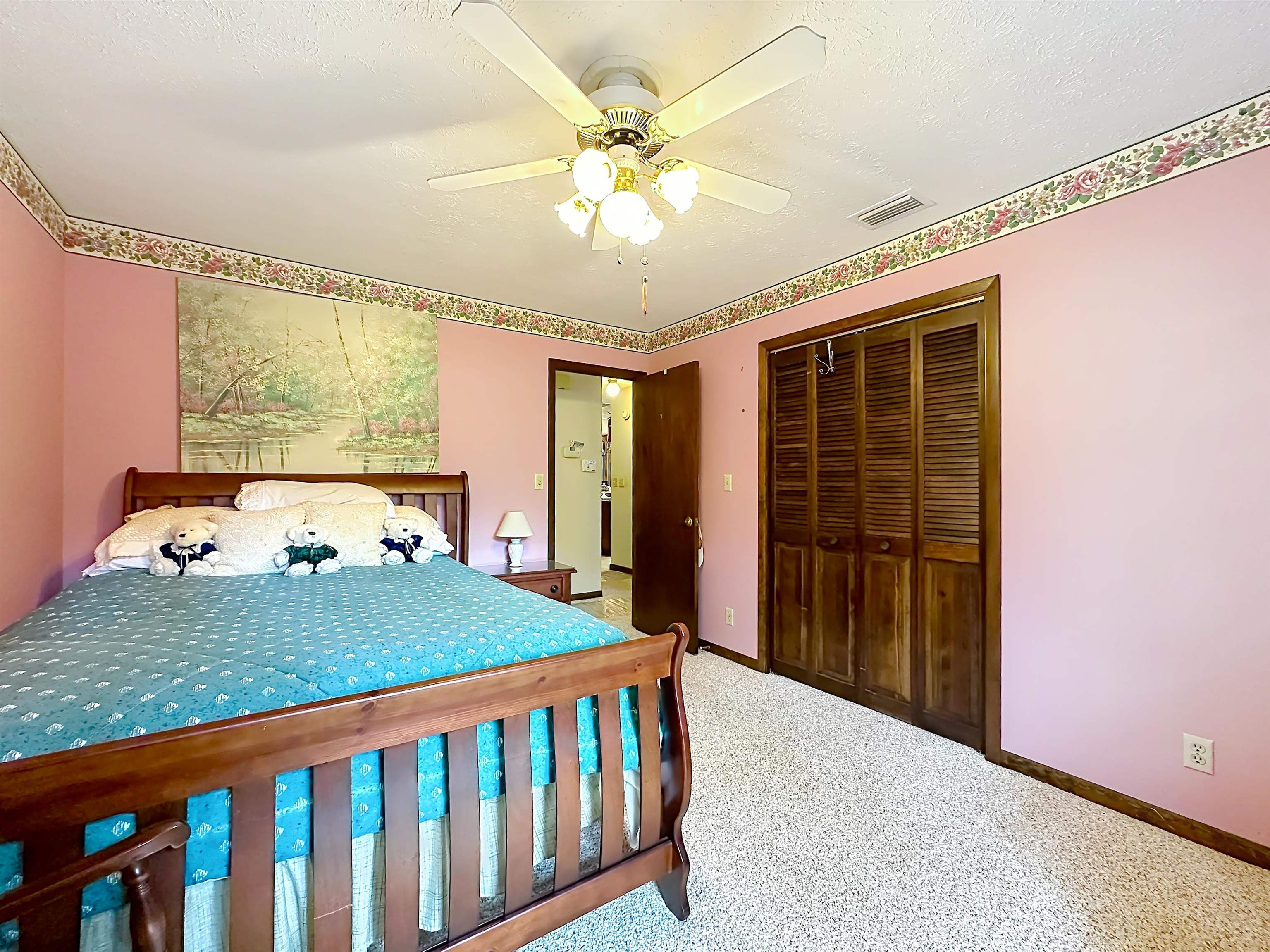 Image 35 of 79 For 5046 Shore Dr