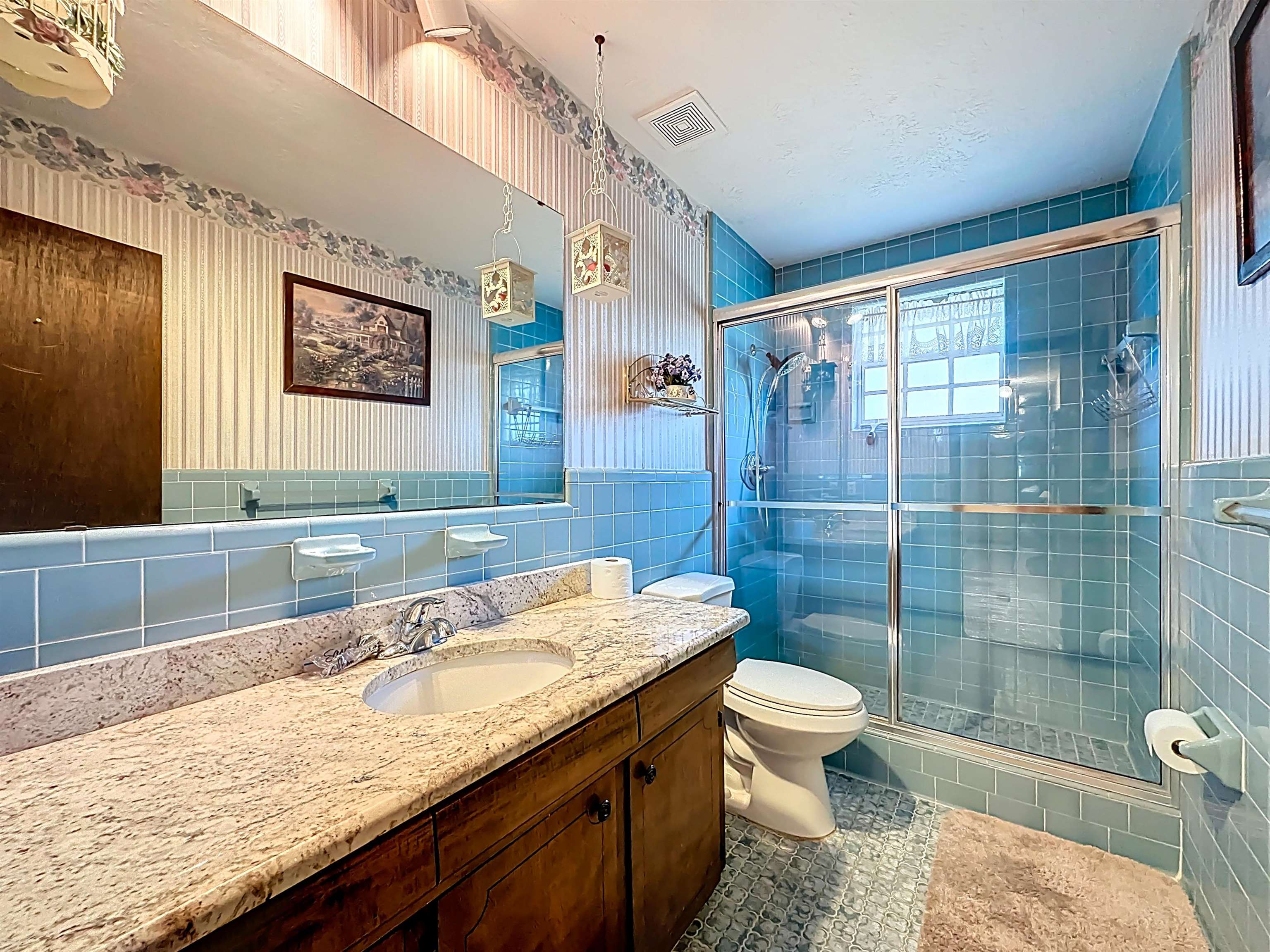 Image 36 of 79 For 5046 Shore Dr