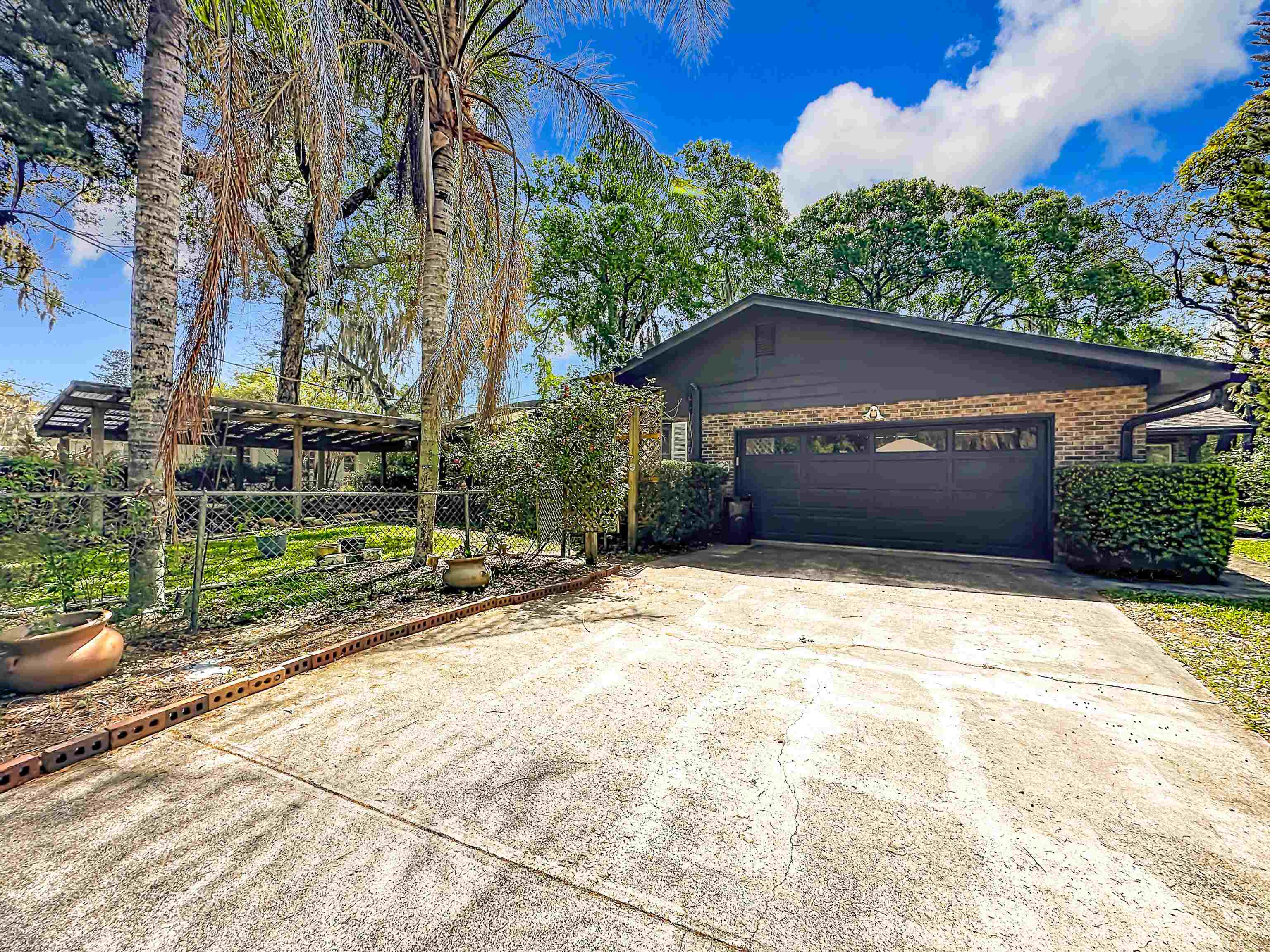 Image 4 of 79 For 5046 Shore Dr