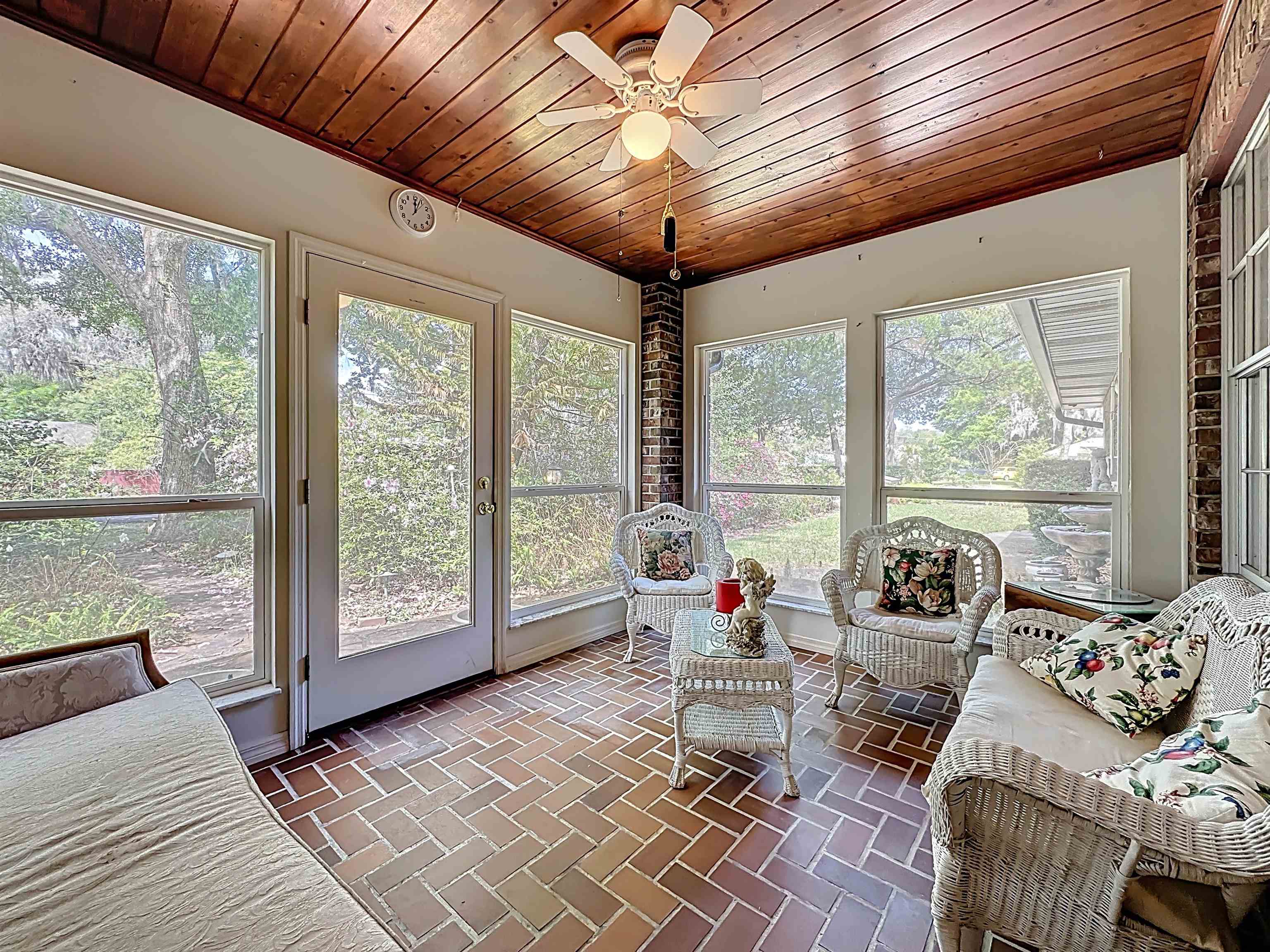 Image 41 of 79 For 5046 Shore Dr