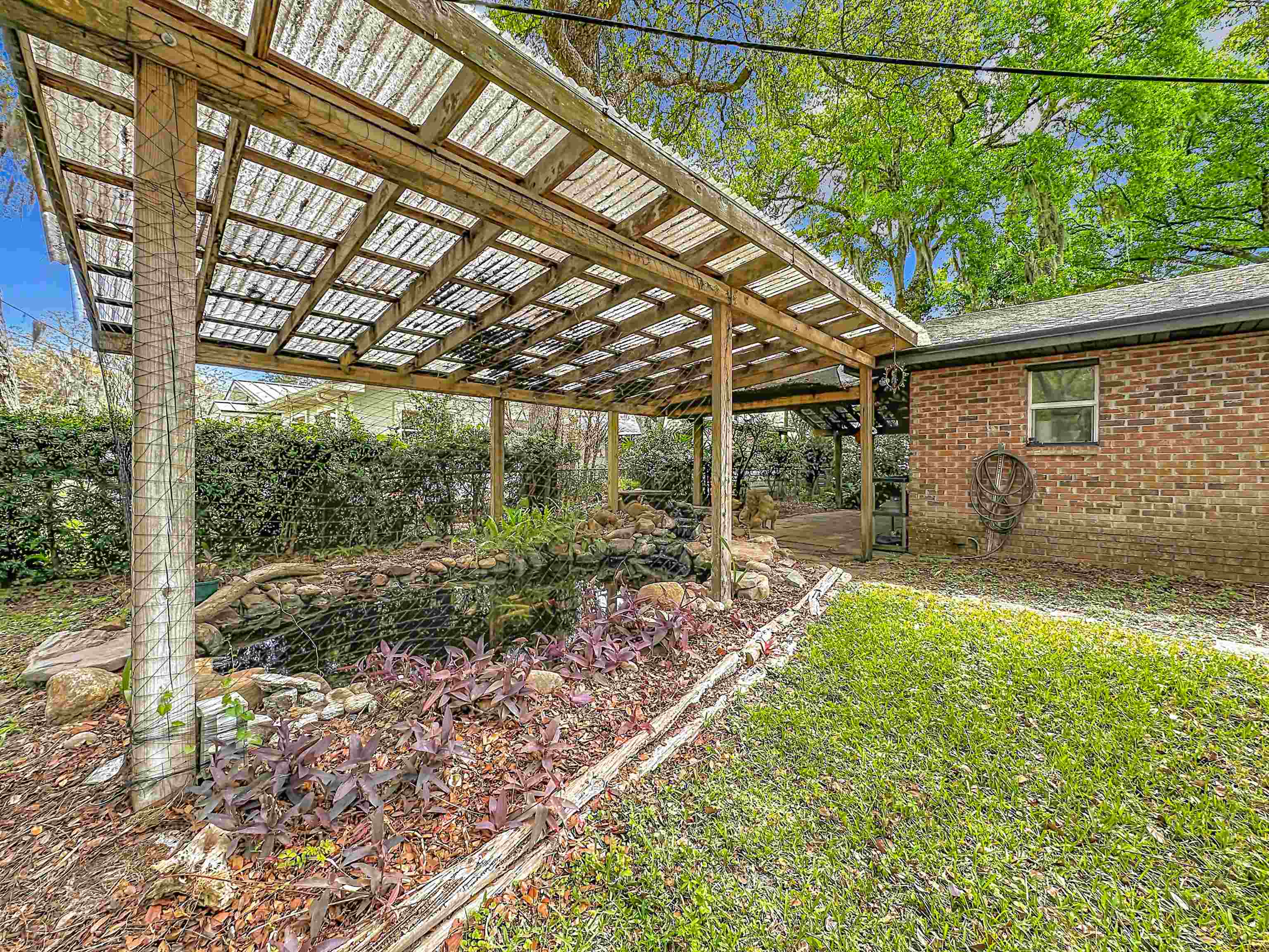 Image 47 of 79 For 5046 Shore Dr