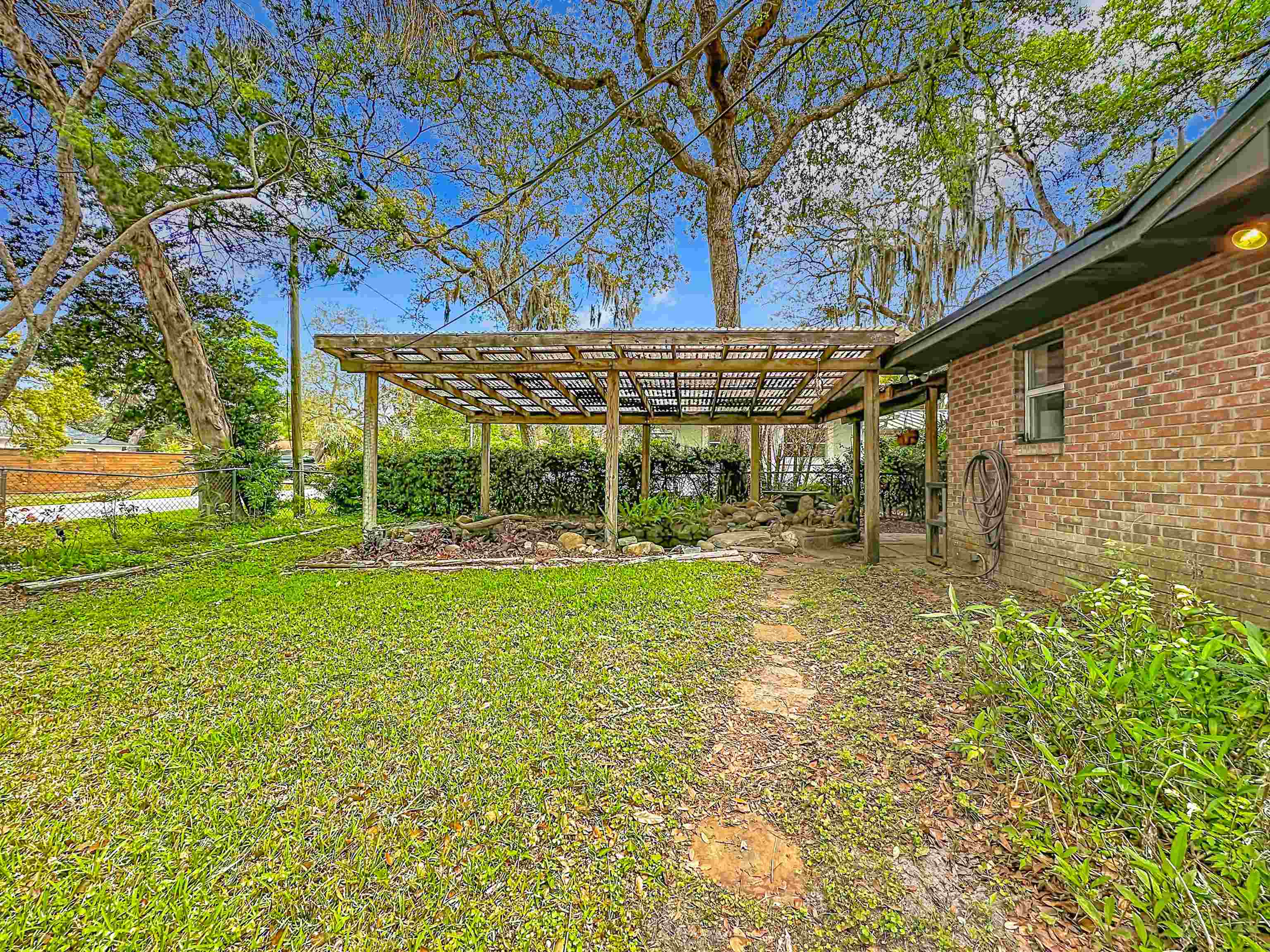 Image 48 of 79 For 5046 Shore Dr