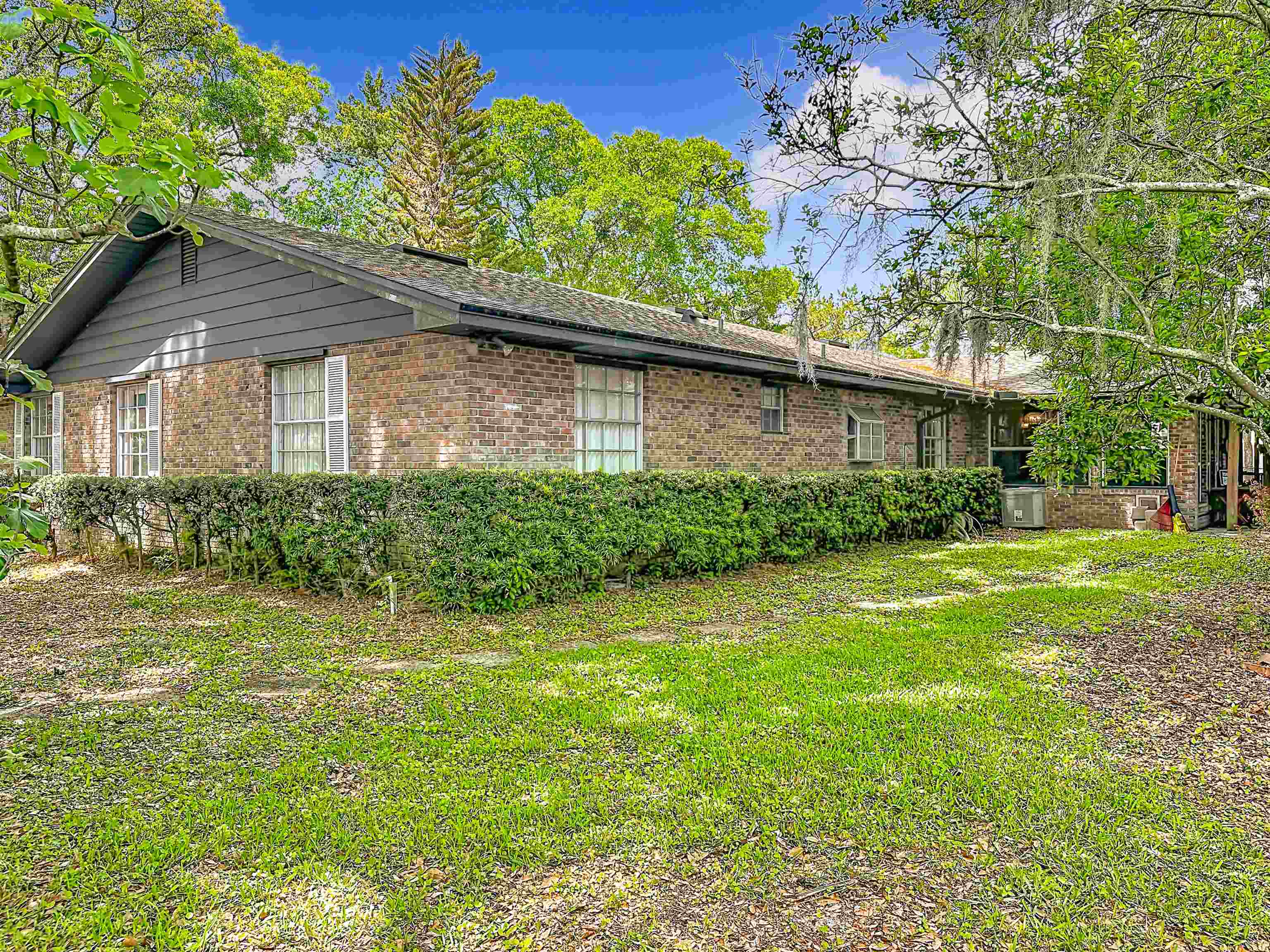 Image 51 of 79 For 5046 Shore Dr