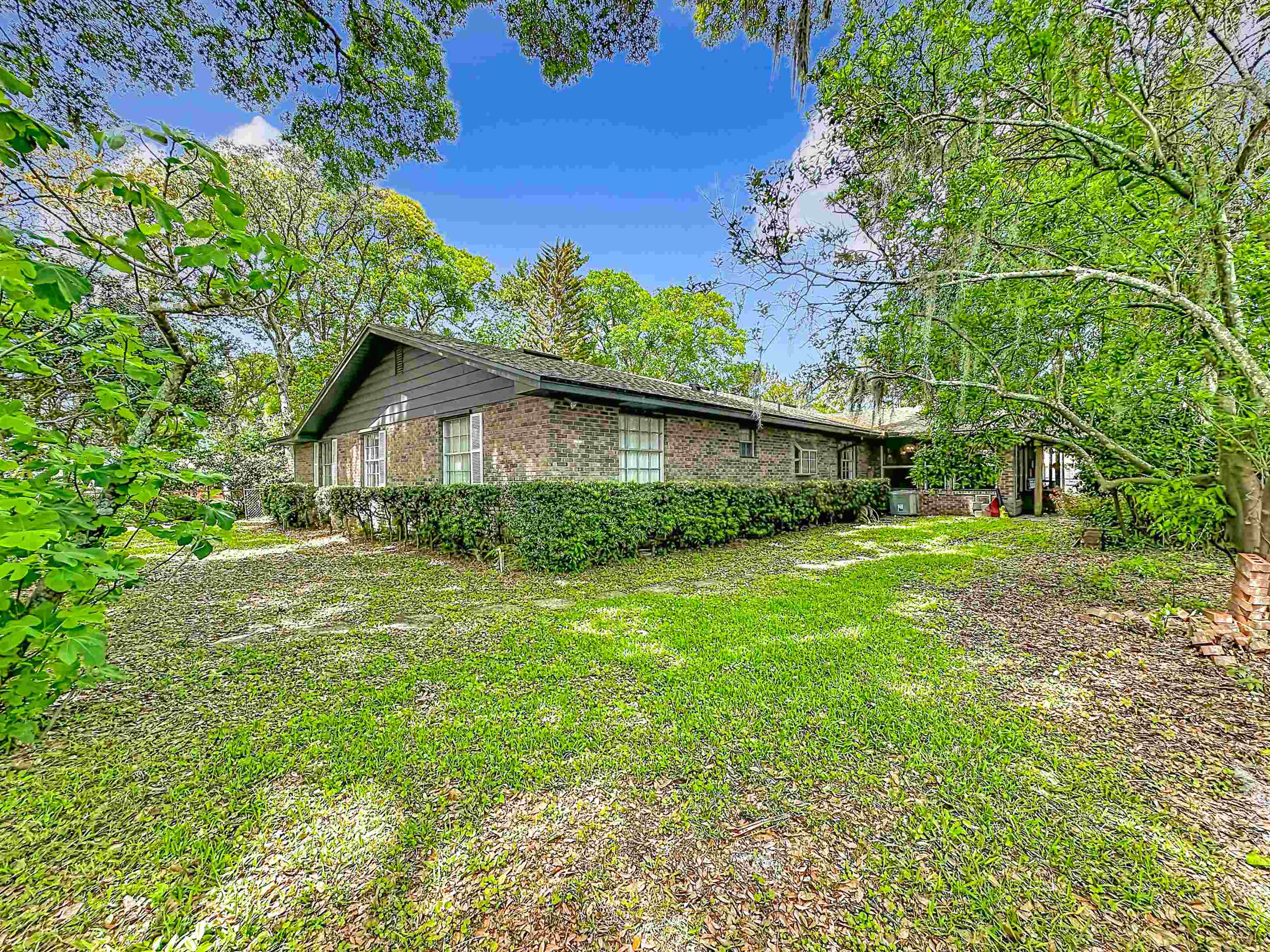 Image 52 of 79 For 5046 Shore Dr