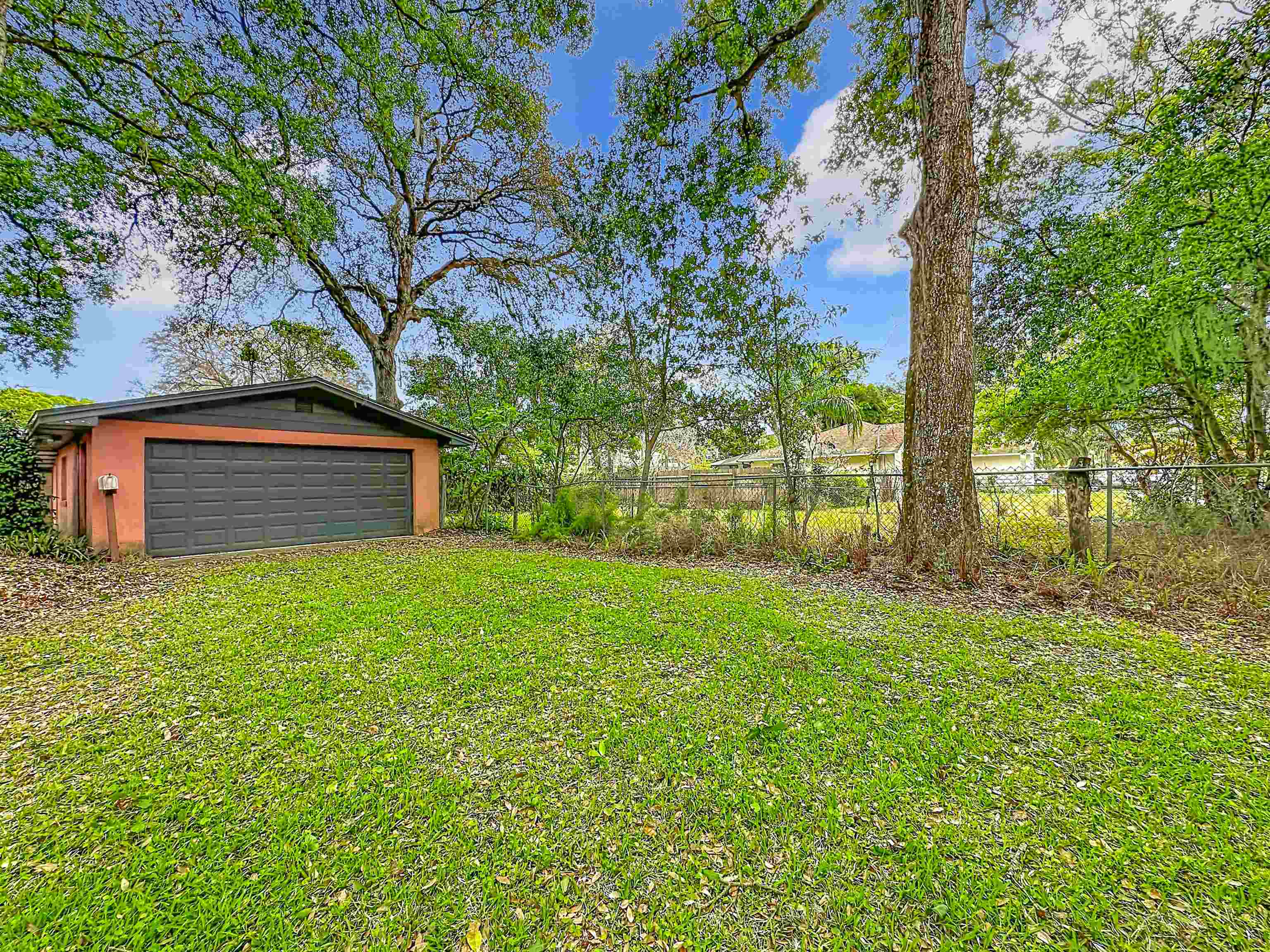 Image 54 of 79 For 5046 Shore Dr