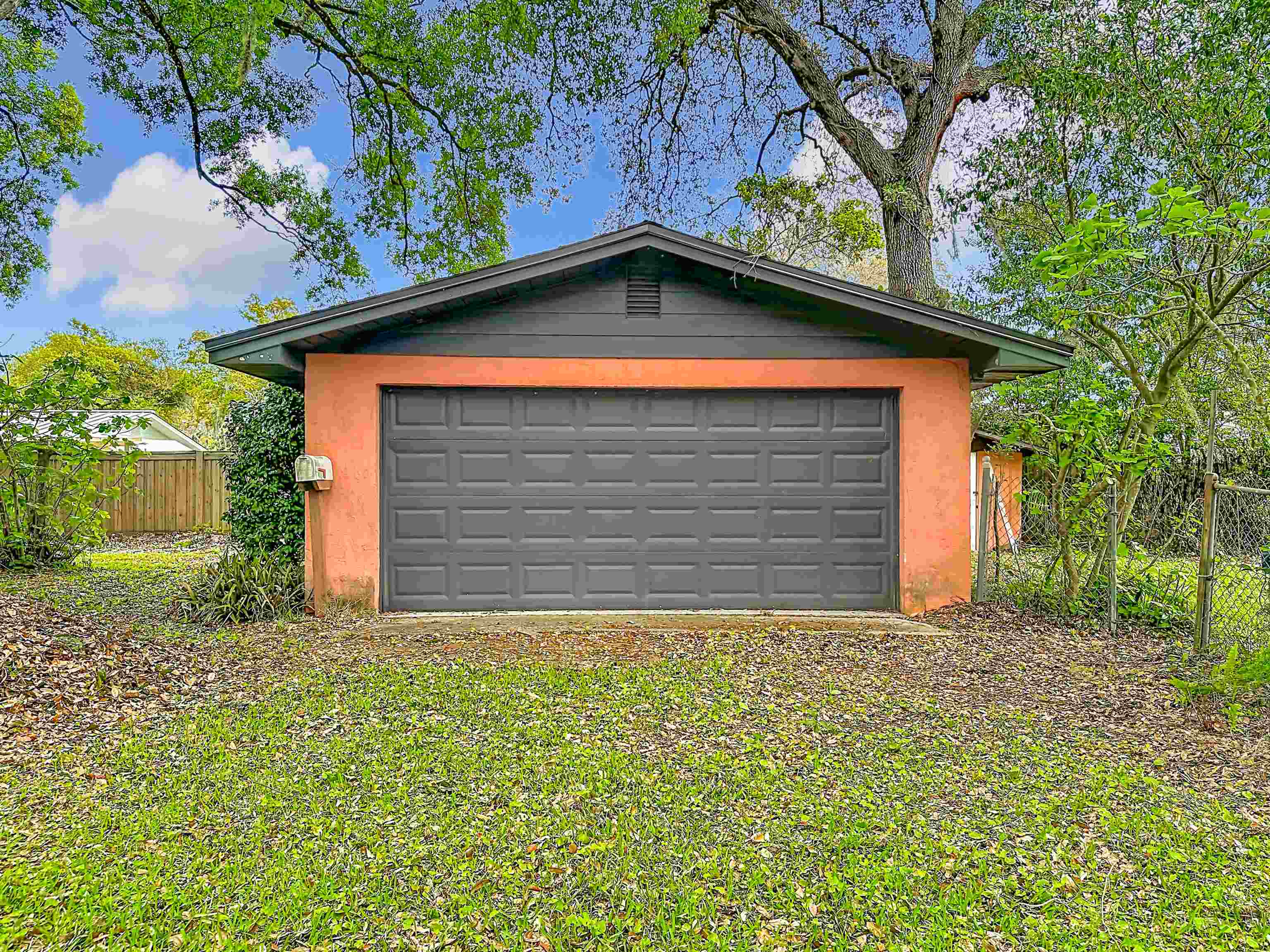 Image 55 of 79 For 5046 Shore Dr