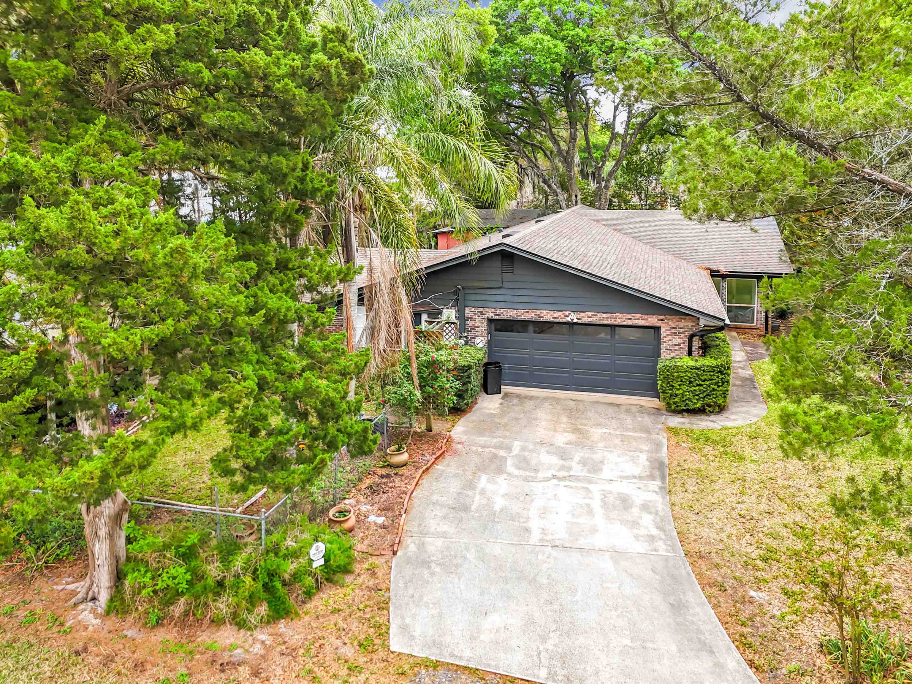 Image 6 of 79 For 5046 Shore Dr