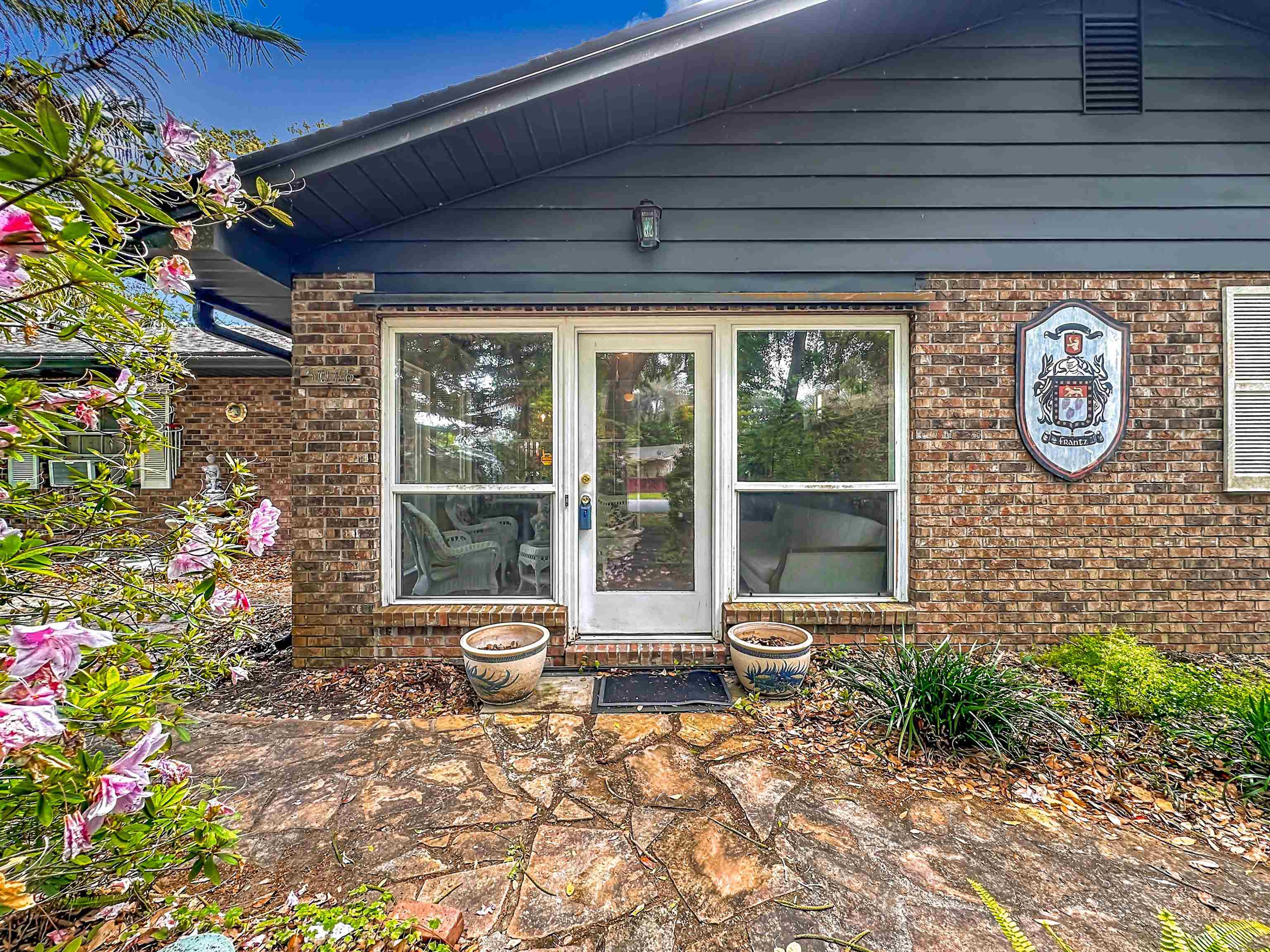 Image 7 of 79 For 5046 Shore Dr